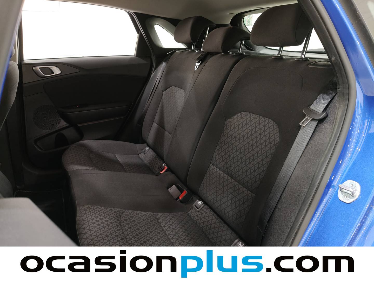 Foto asientos traseros KIA Ceed KIA Ceed 1.0 T-GDi Concept (100 CV)