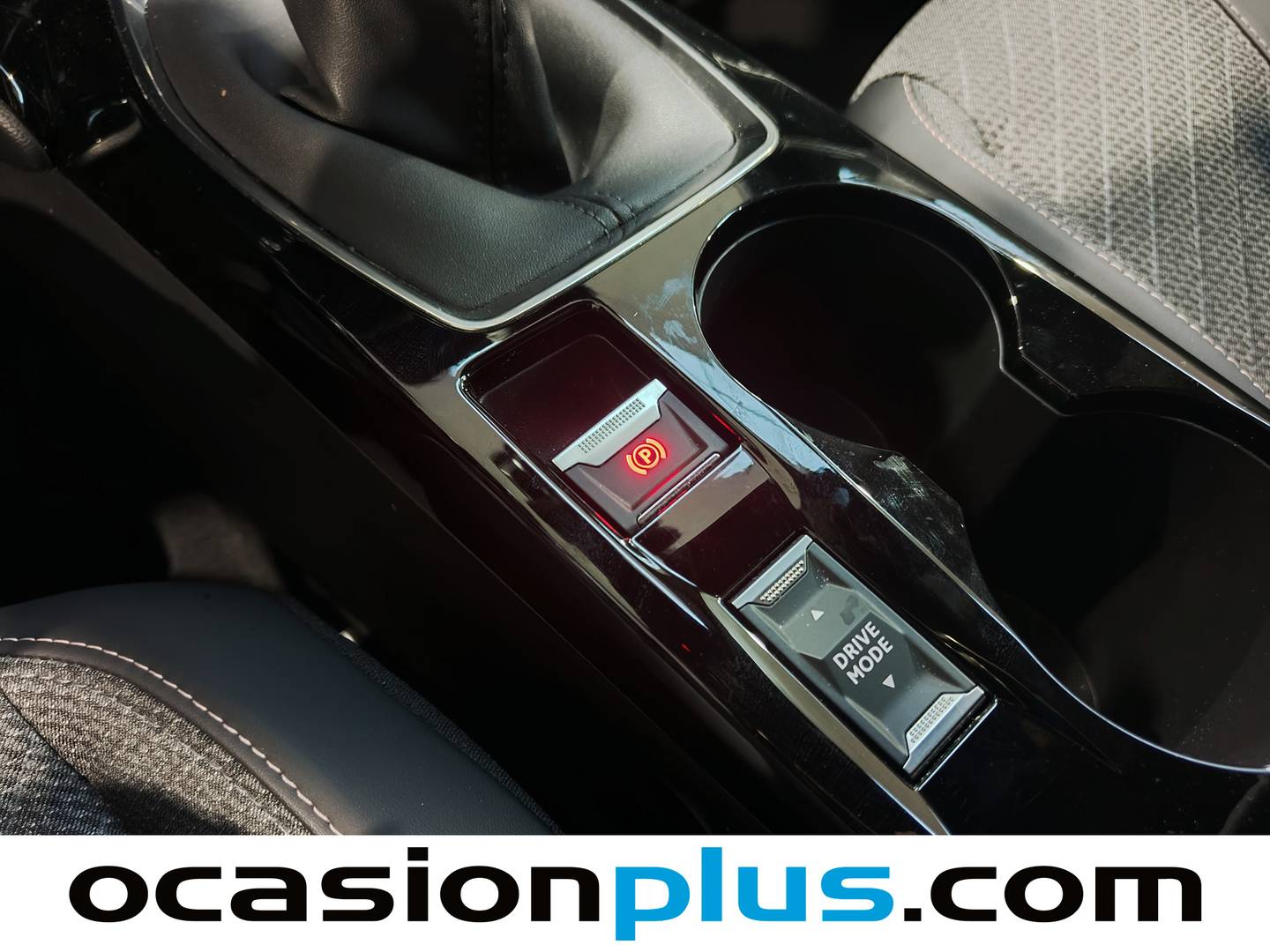 Equipamiento del Peugeot 2008 Peugeot 2008 PureTech 100 S&S Allure  (100 CV)