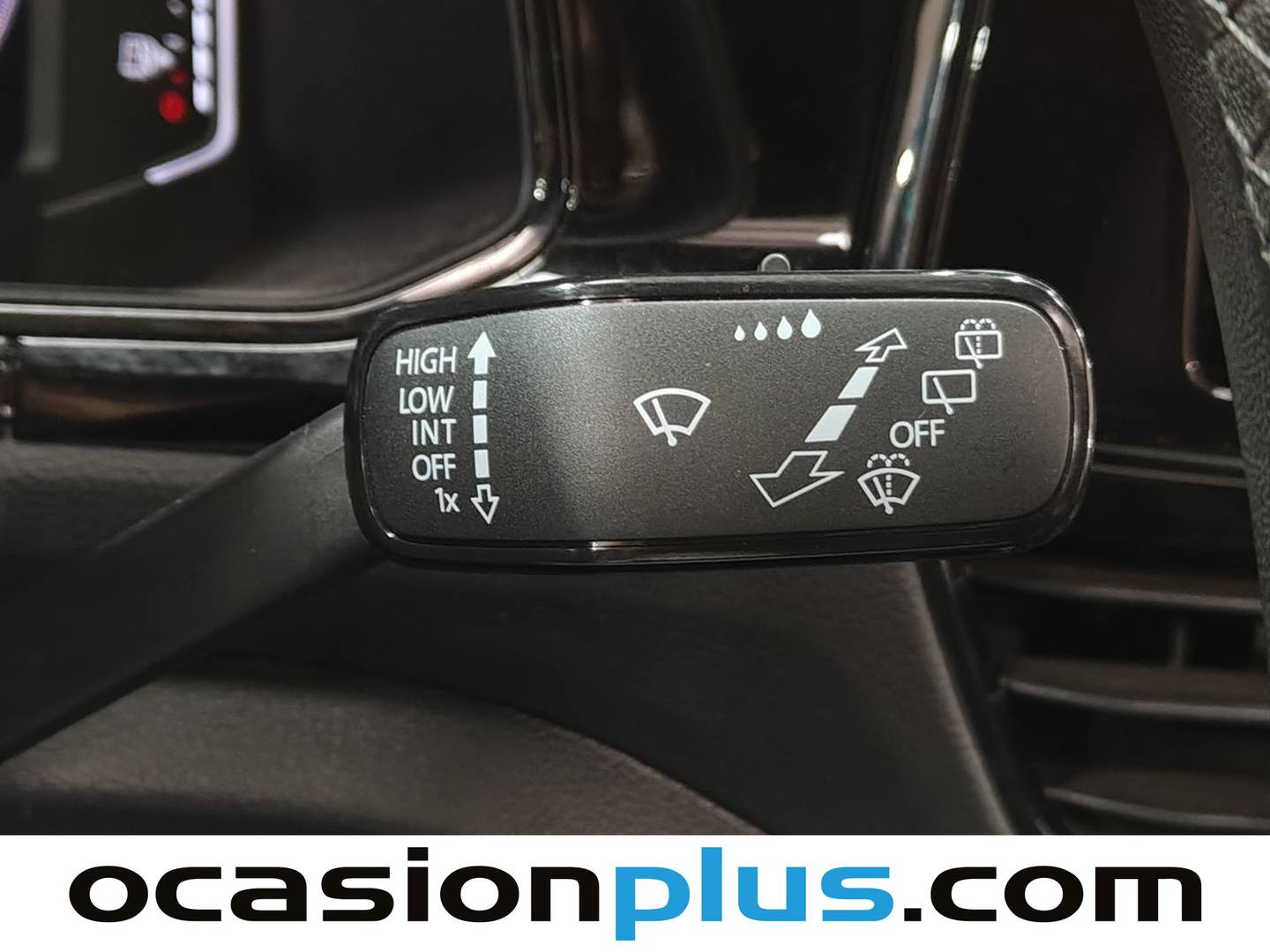 Foto Volkswagen T-Roc Volkswagen T-Roc R-Line 2.0 TDI (150 CV) DSG