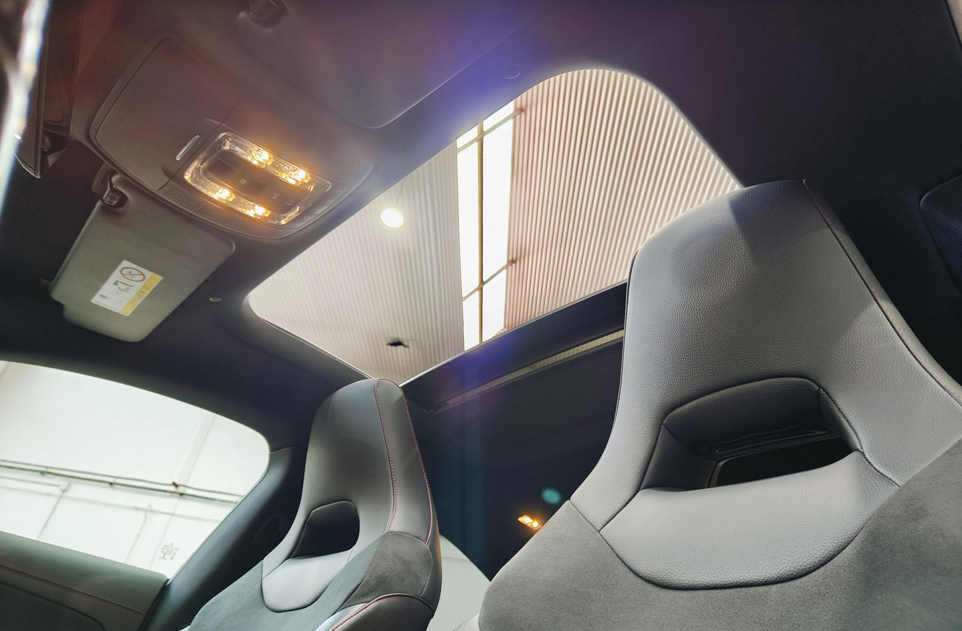 Mercedes-Benz CLA 180 Pack AMG - foto 6
