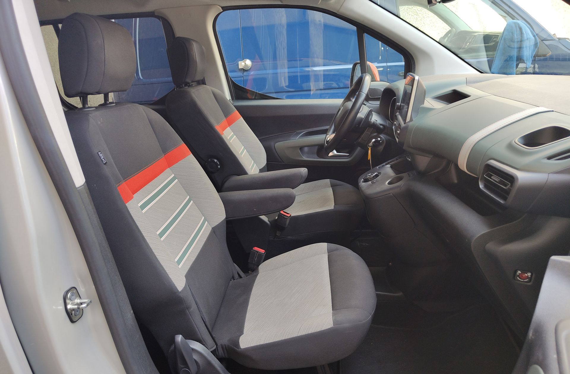 Citroën Berlingo BlueHDi 130 Talla M Shine - foto 17
