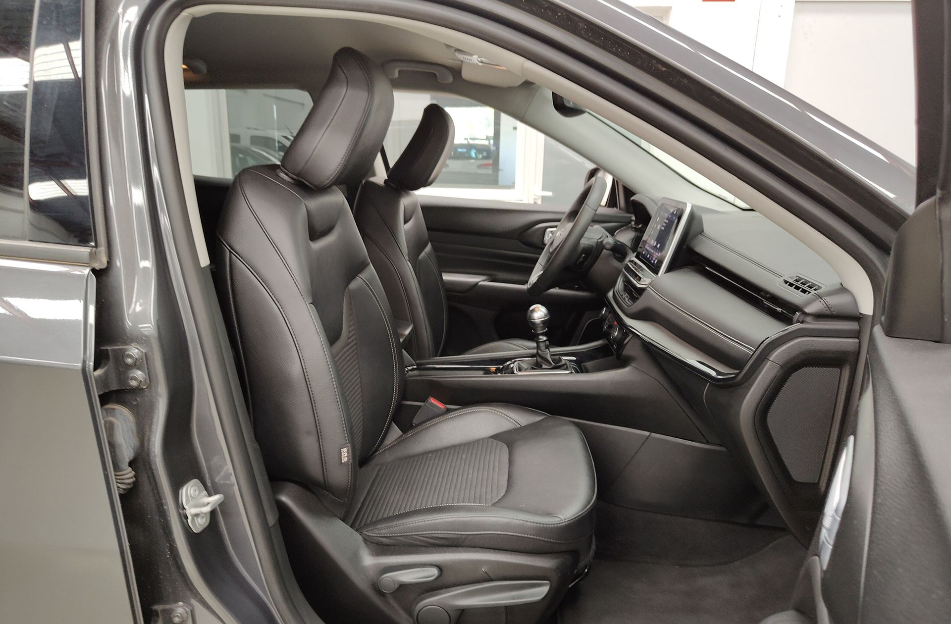 Jeep Compass 1.3 Gse Night Eagle FWD - foto 24