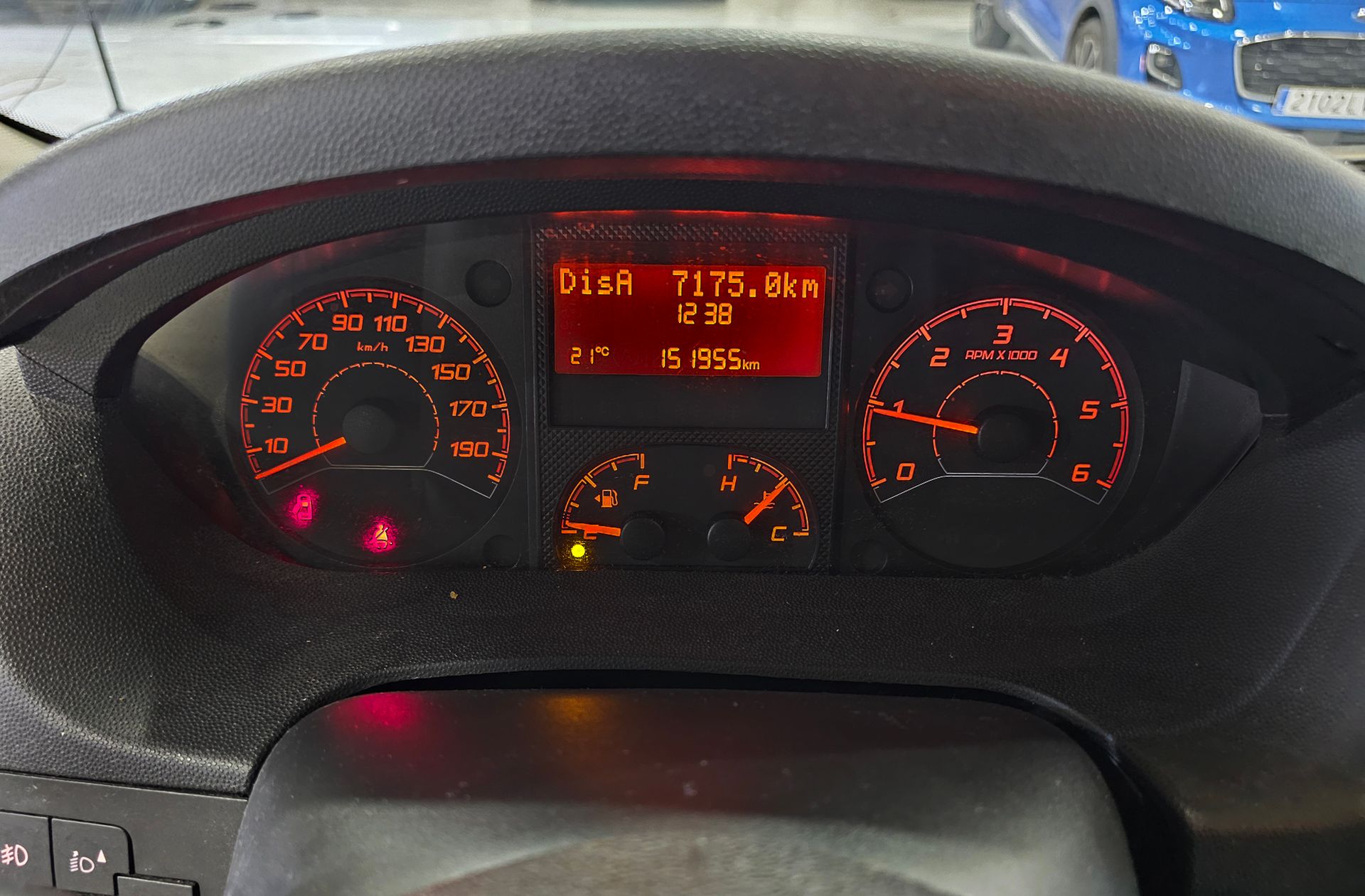 Peugeot Boxer Furgon BlueHDi 140 Pack 335 L2H2 - foto 18