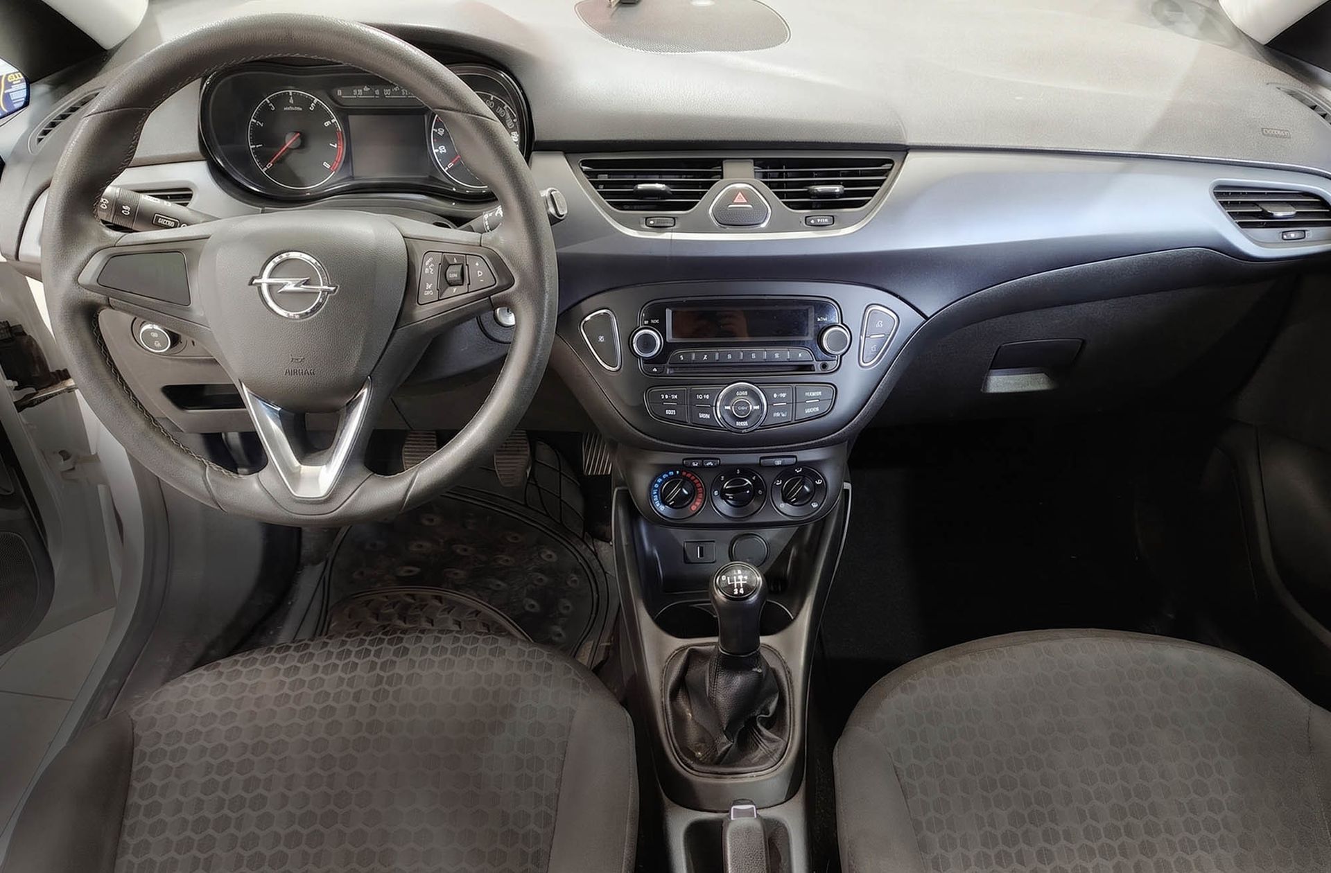 Opel Corsa 1.4 Expression - foto 6