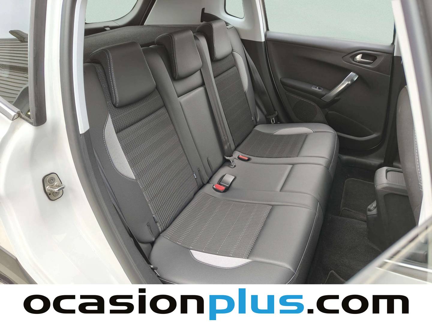 Foto Peugeot 2008 Peugeot 2008 BlueHDi 100 Allure (100 CV)