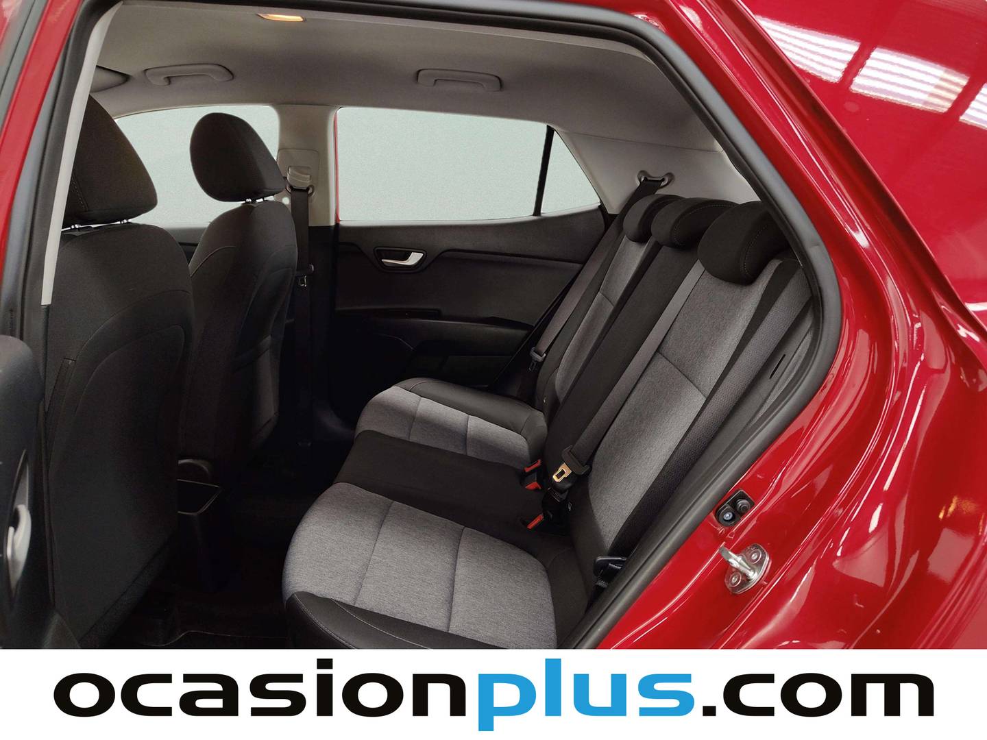 Foto asientos traseros KIA Stonic KIA Stonic 1.0 T-GDi MHEV iMT Concept (100 CV)