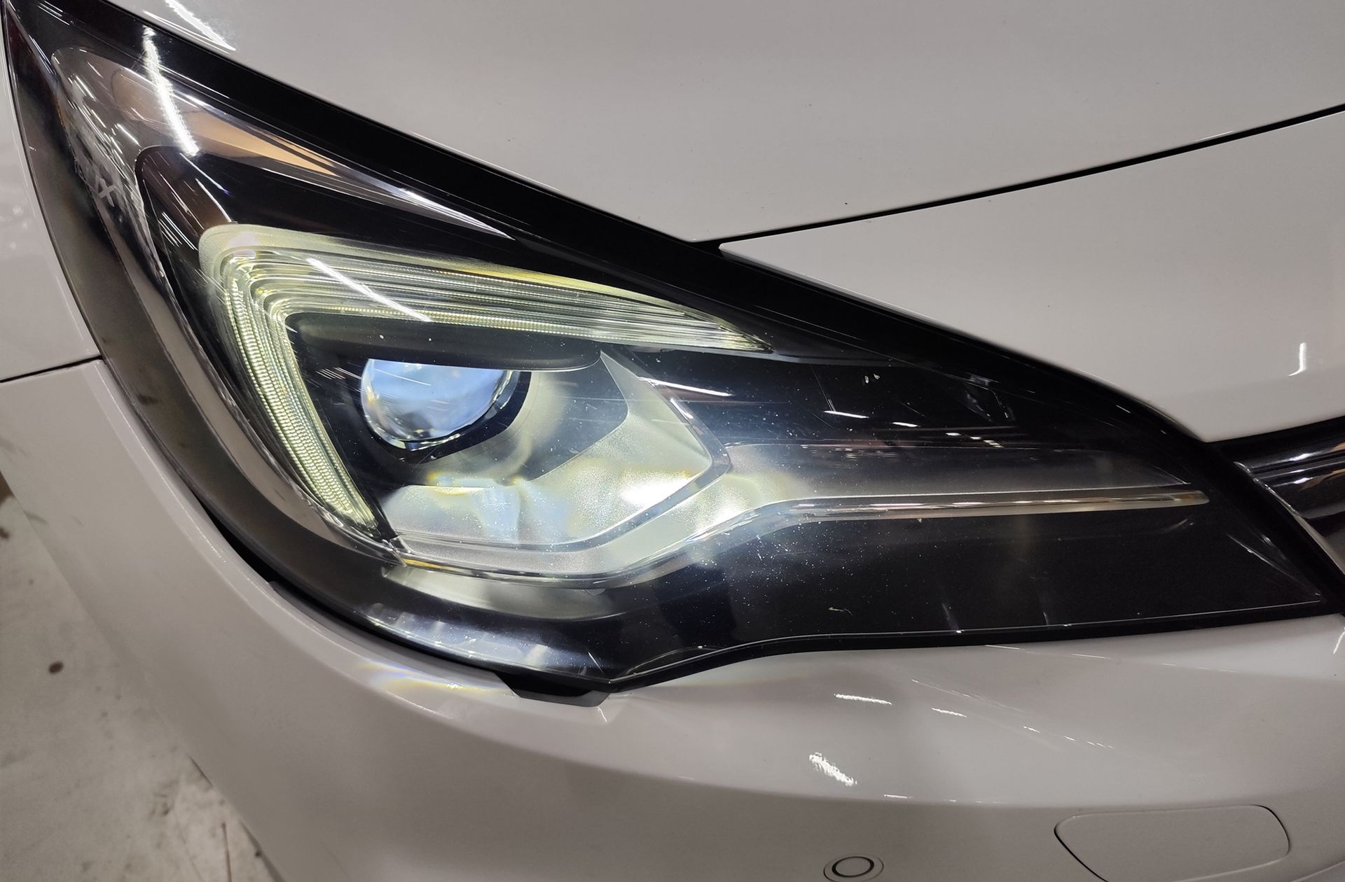 Opel Astra 1.6 Turbo GSi Line - foto 13