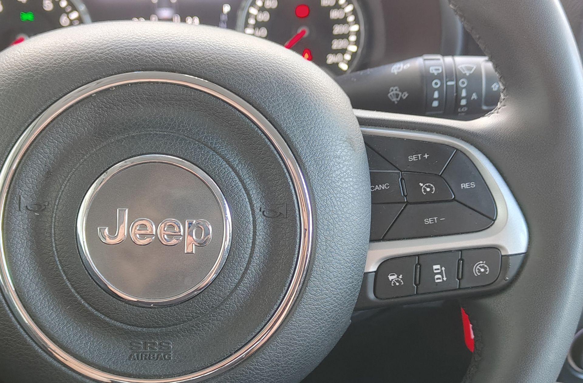 Jeep Renegade eHybrid 1.5 Limited ATX - foto 22