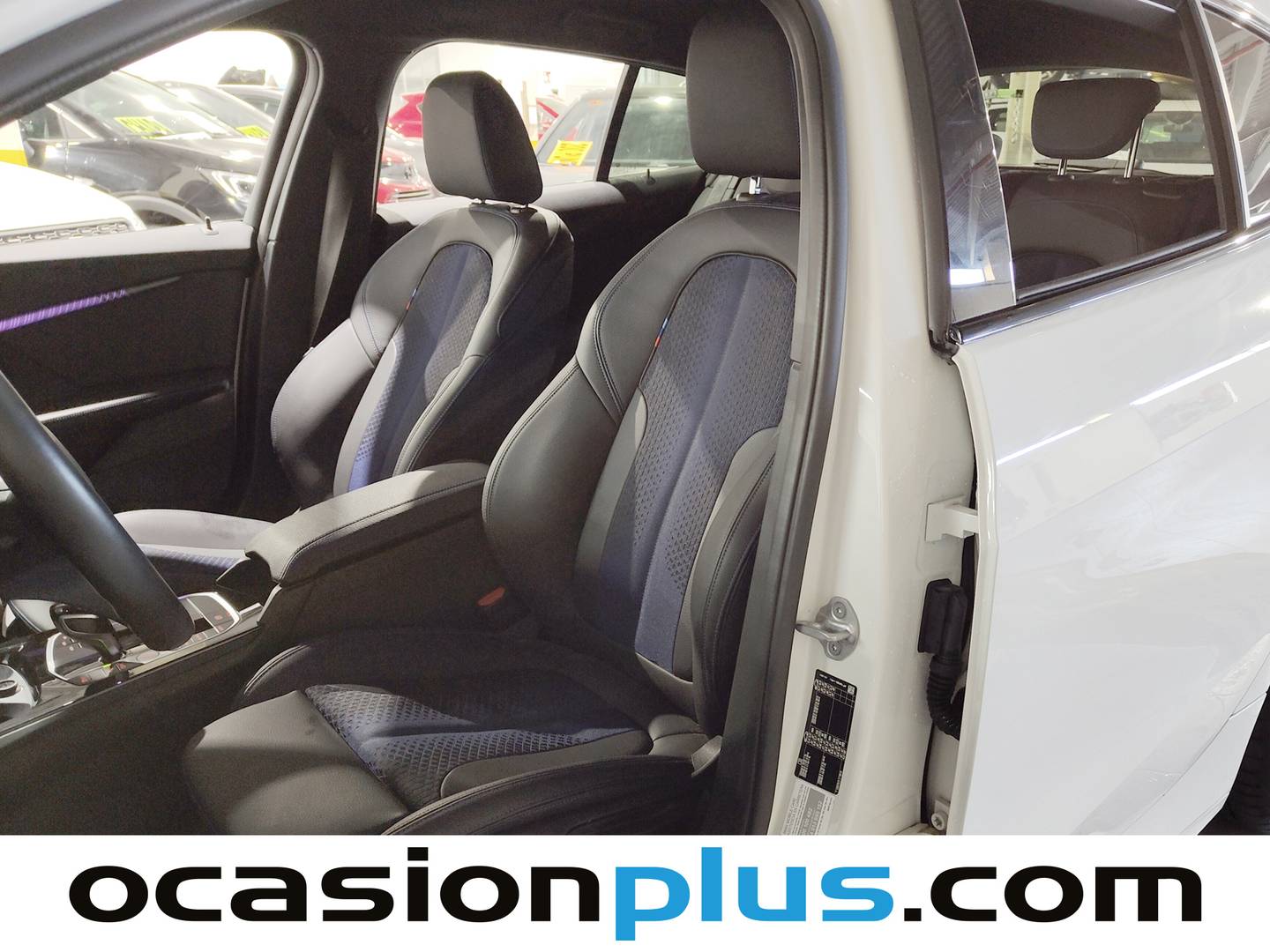 Foto BMW Serie 1 BMW Serie 1 118d Business  (150 CV) Pack M