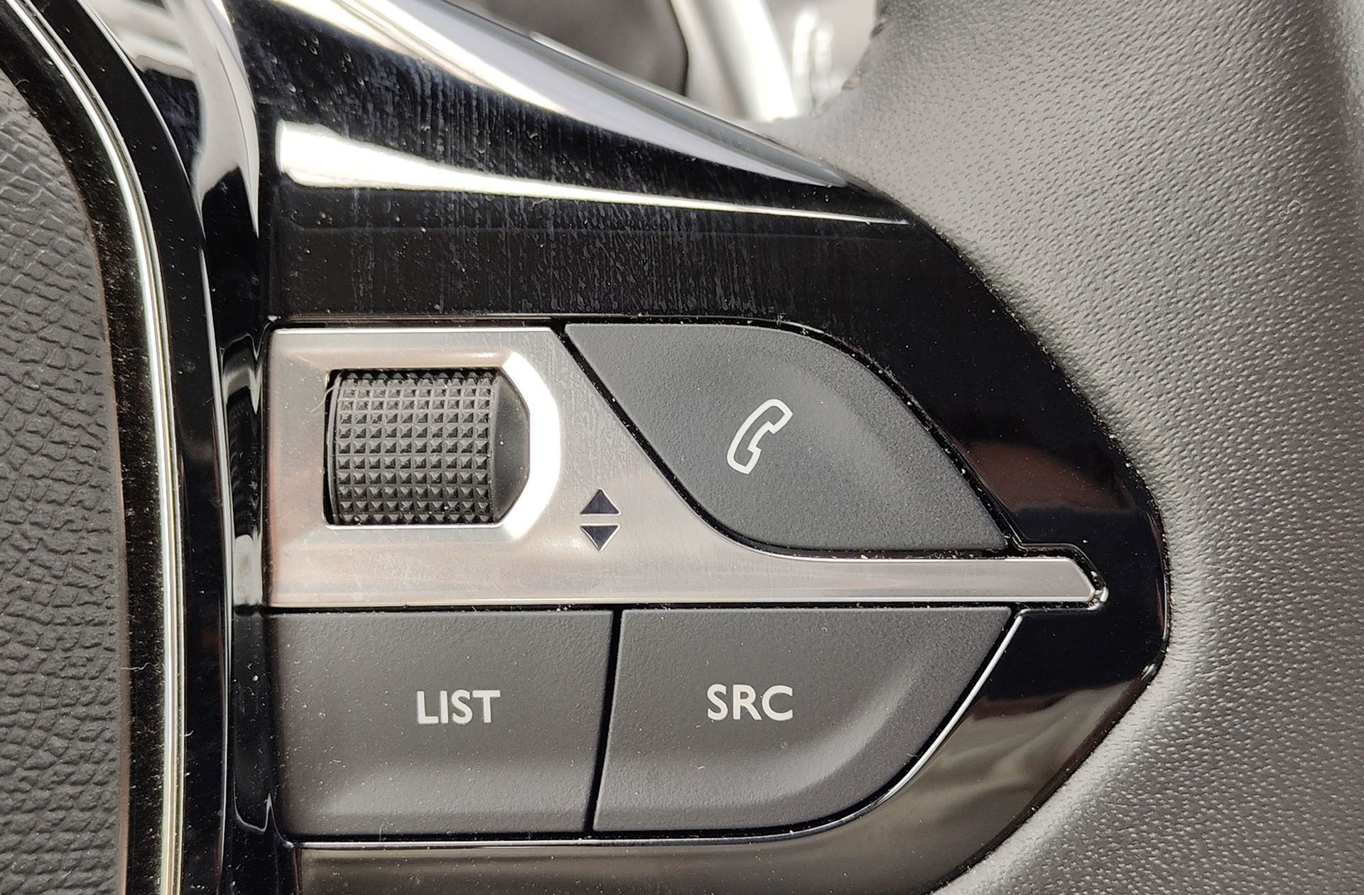 Peugeot 208 Style Hybrid 110 eDCS6 - foto 26