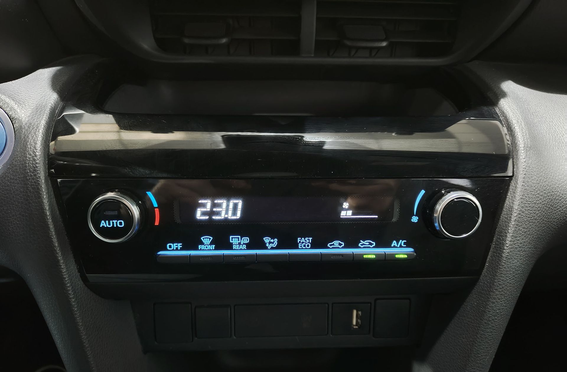 Toyota Yaris Cross 120H Active Tech - foto 31
