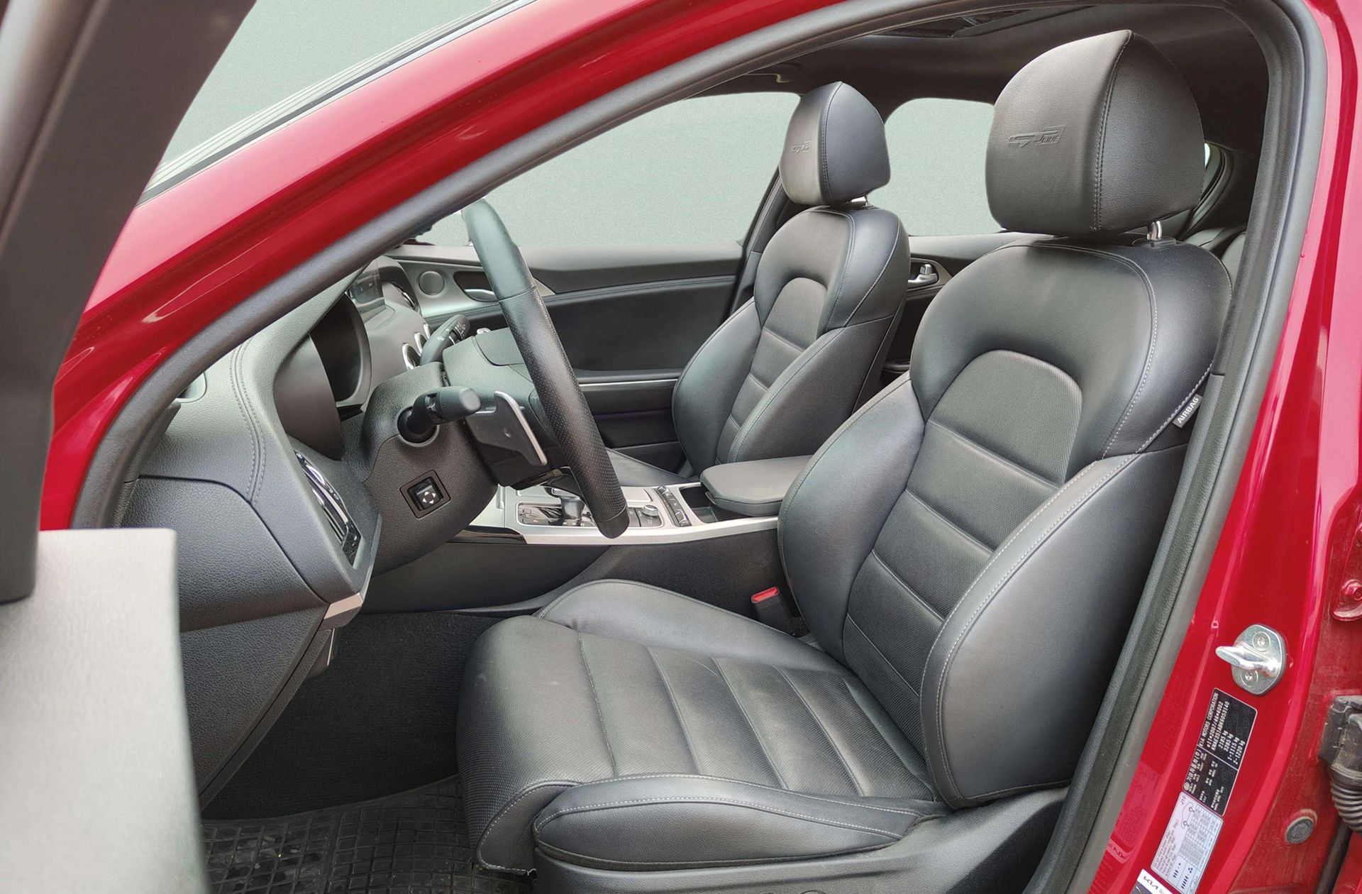 Kia Stinger 2.0 T-GDi GT Line 4x2 - foto 15