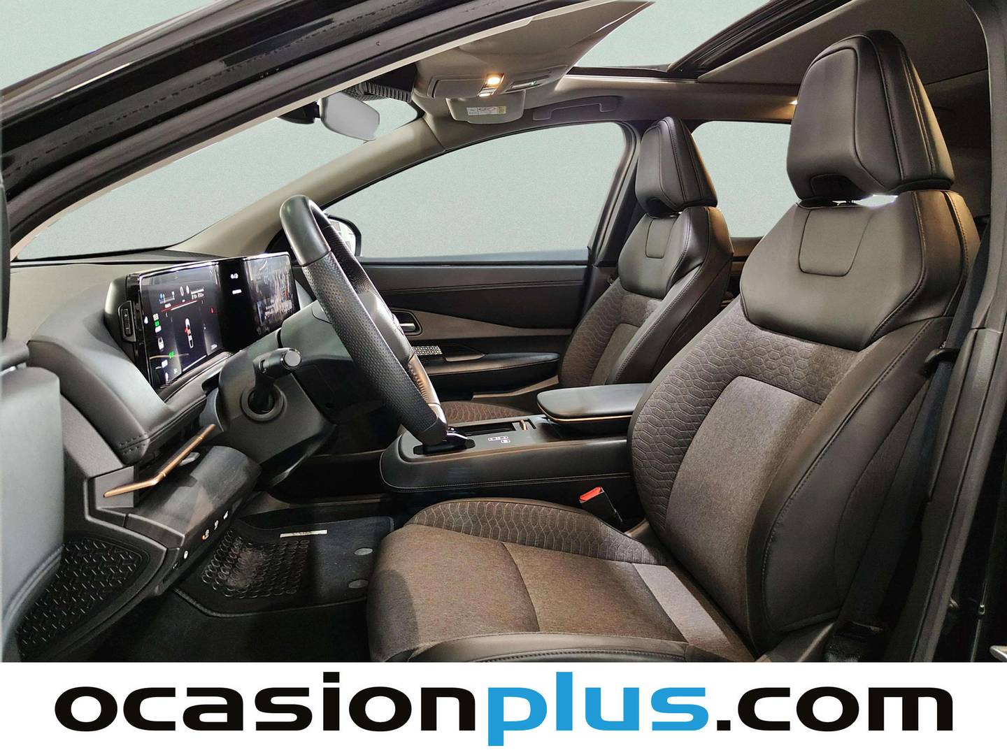 Foto asientos delanteros Nissan Ariya NISSAN Ariya 5p 63 kWh 4x2 Advance CAR. 22kW