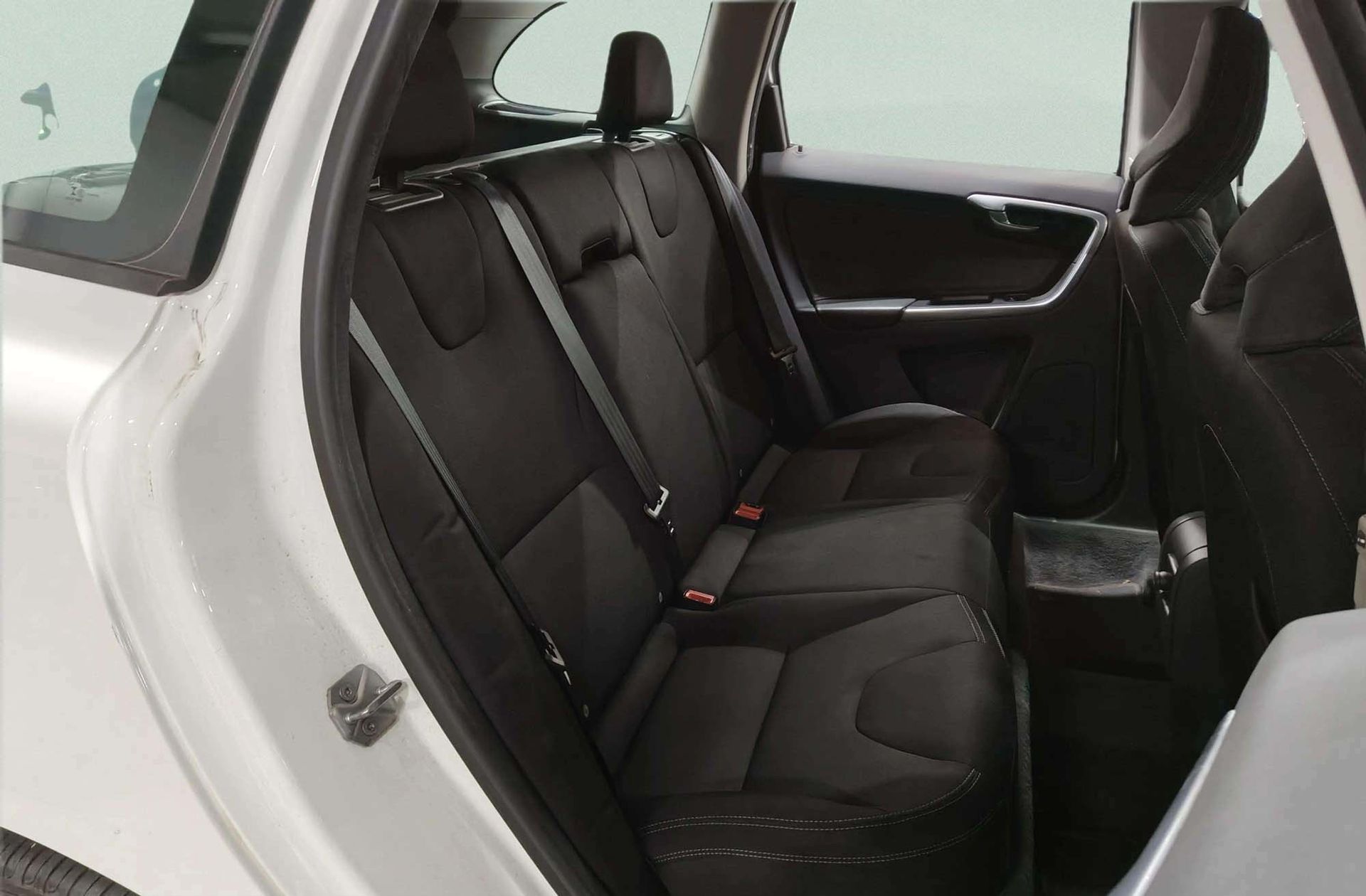 Volvo XC60 D3 Kinetic - foto 15