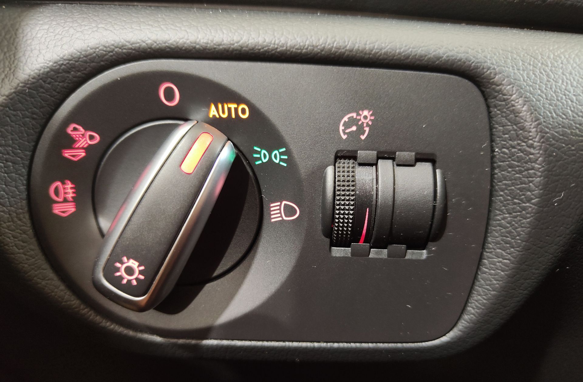 Audi Q3 design edition 1.4 TFSI - foto 22