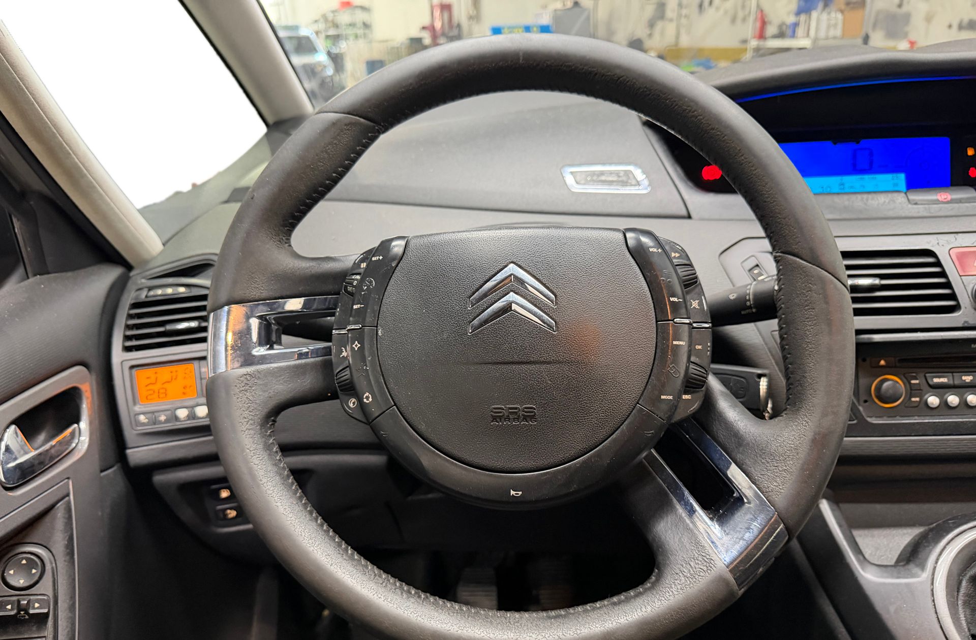 Citroën C4 Picasso 1.6 HDi Premier - foto 18