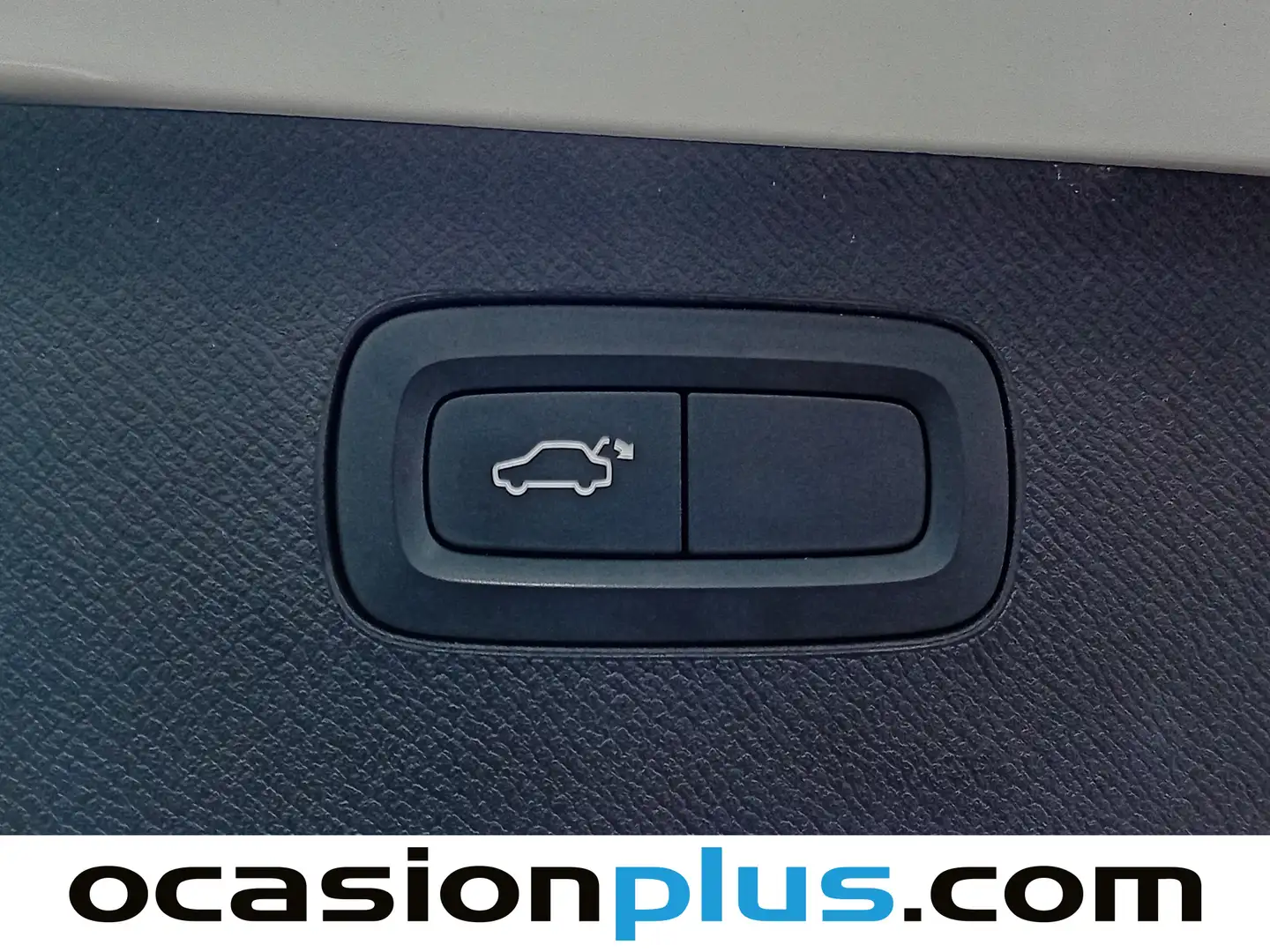 Foto Volvo XC90 Volvo XC90 T8 Momentum AWD Auto (390 CV) 7 Plazas