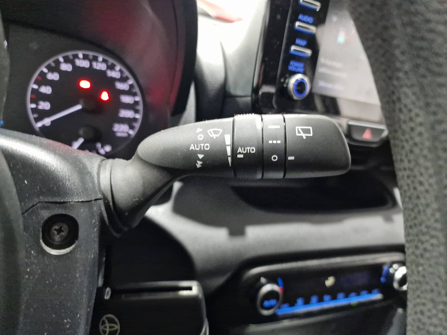 Foto Toyota Yaris Toyota Yaris 120H Business Plus (116 CV)