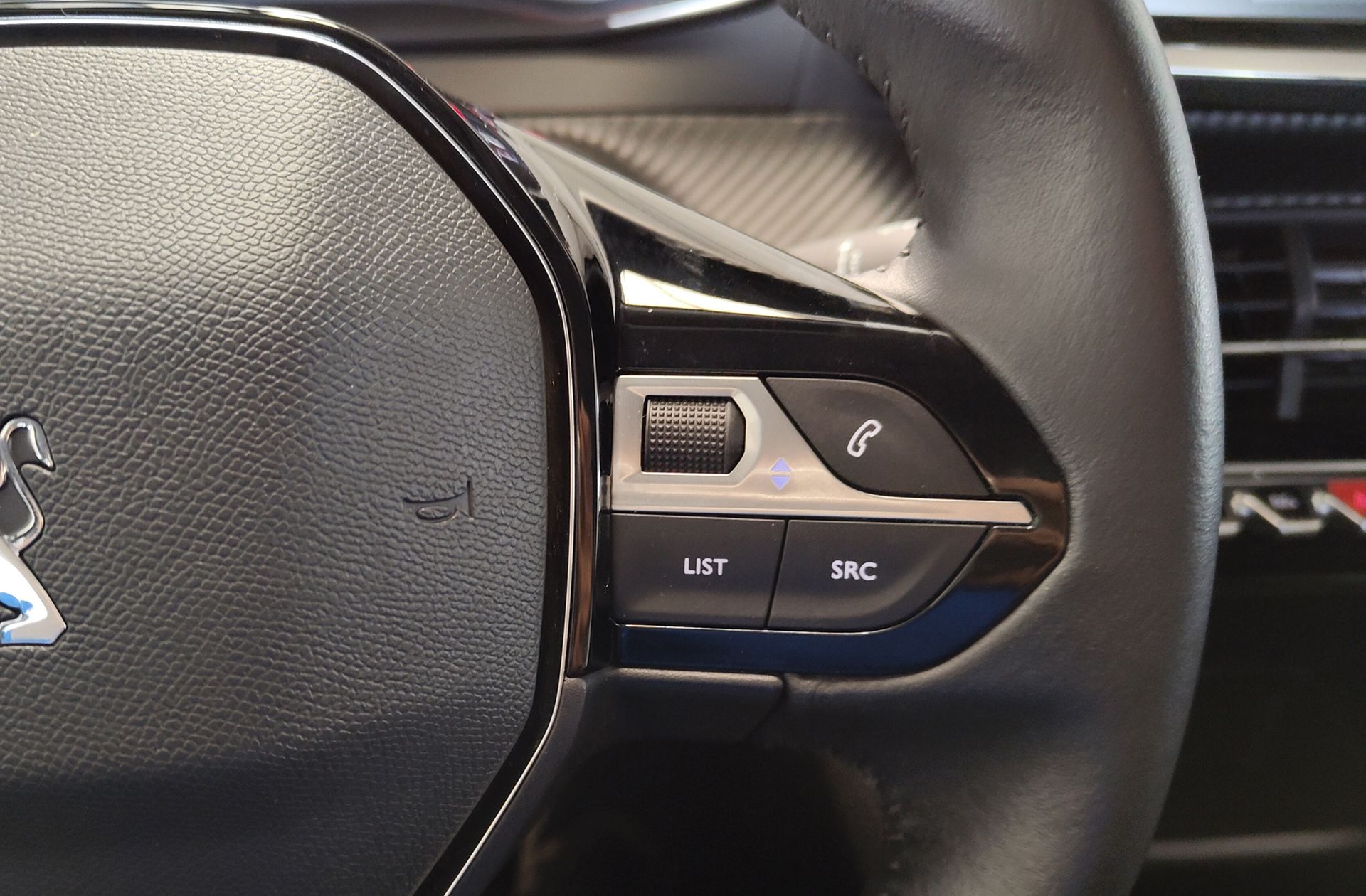 Peugeot 2008 BlueHDi 110 Active Pack - foto 29