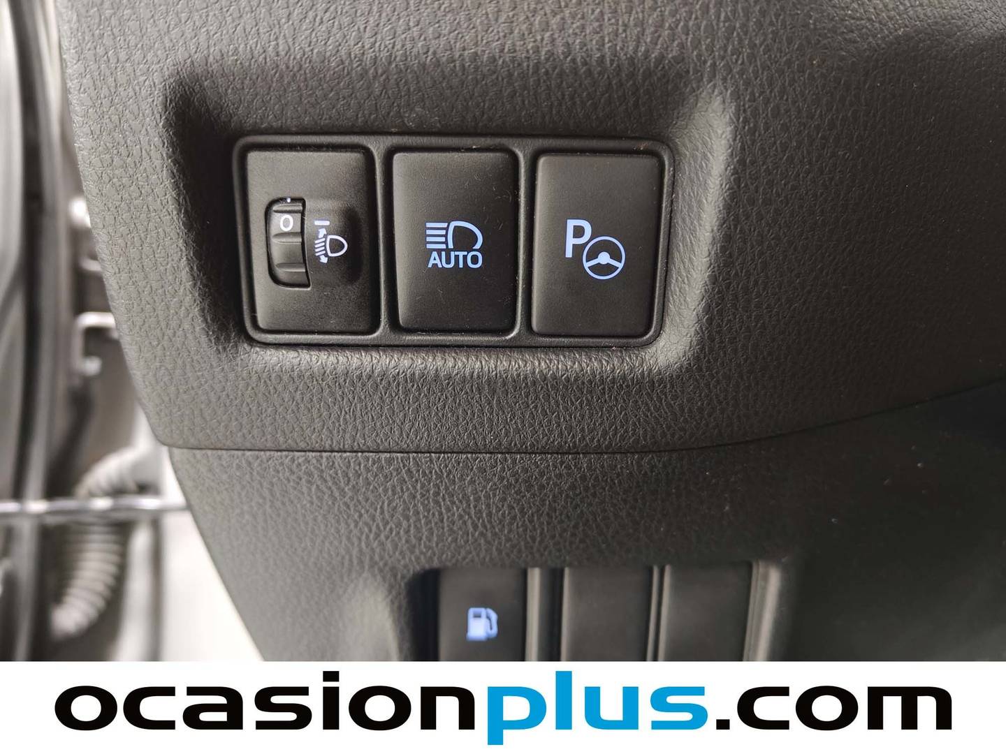 Foto Toyota C-HR Toyota C-HR 1.8 125H Advance (122 CV)