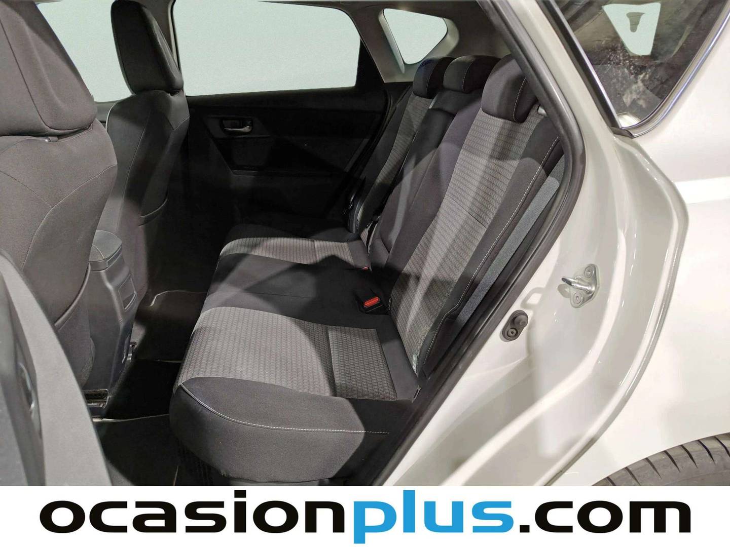 Foto asientos traseros Toyota Auris Toyota Auris 140H Hybrid Feel! Edition (136 CV)