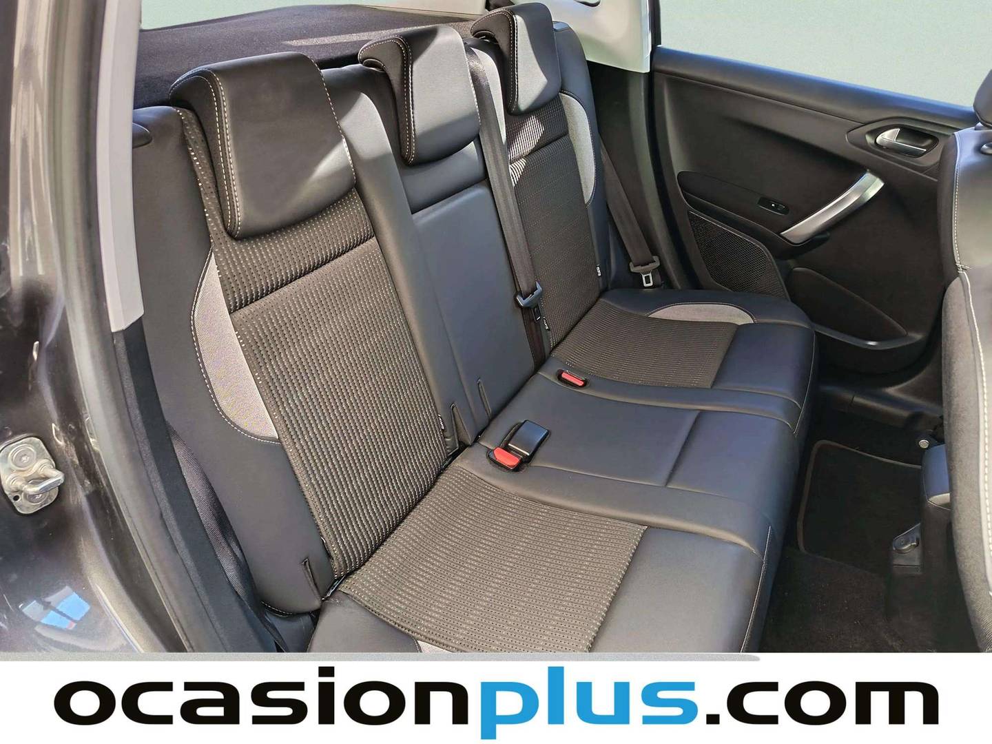 Foto Peugeot 2008 Peugeot 2008 BlueHDi 100 S&S Allure (100 CV)