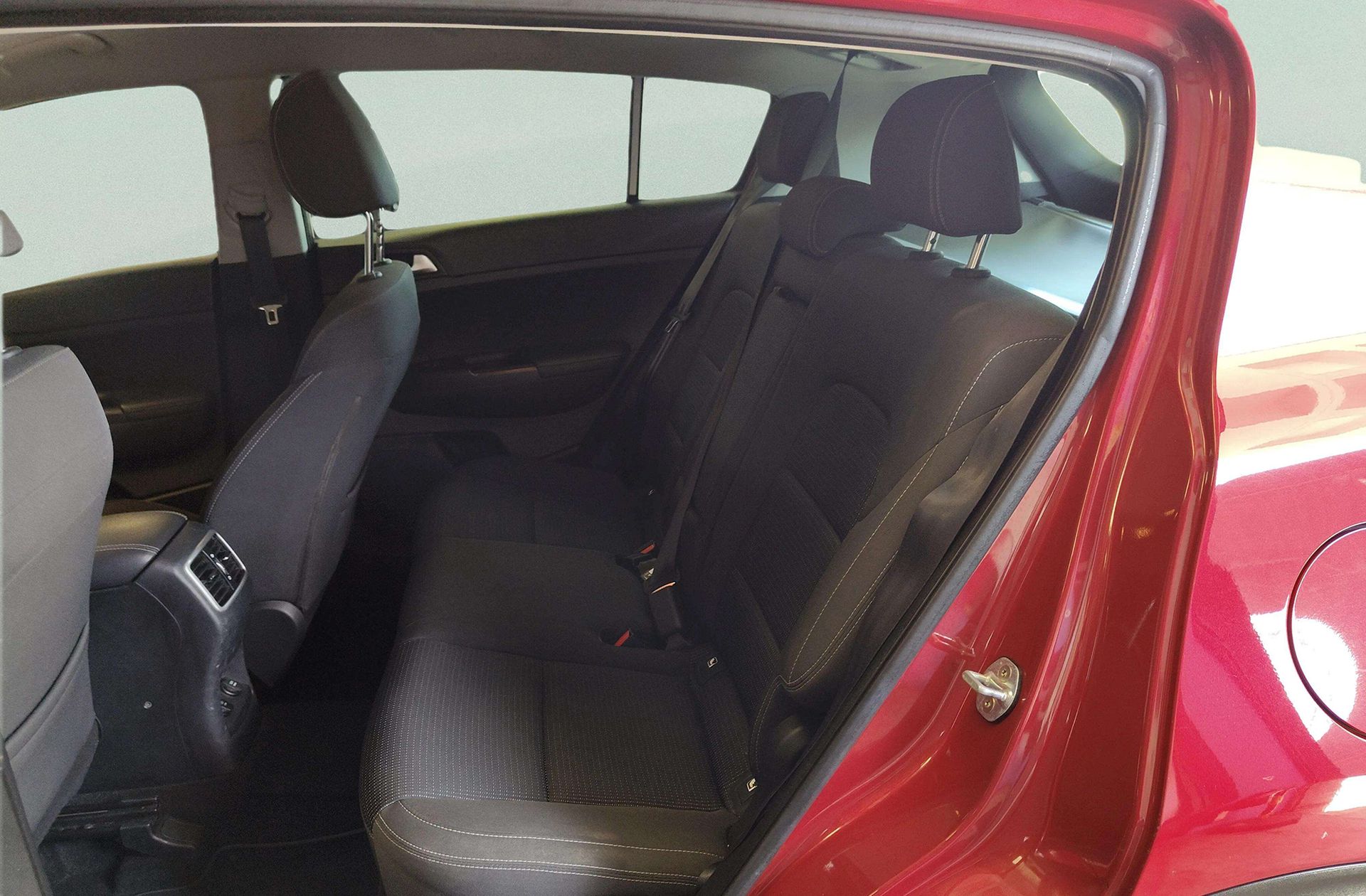 Kia Sportage 1.6 GDi x-Tech18 4x2 - foto 11