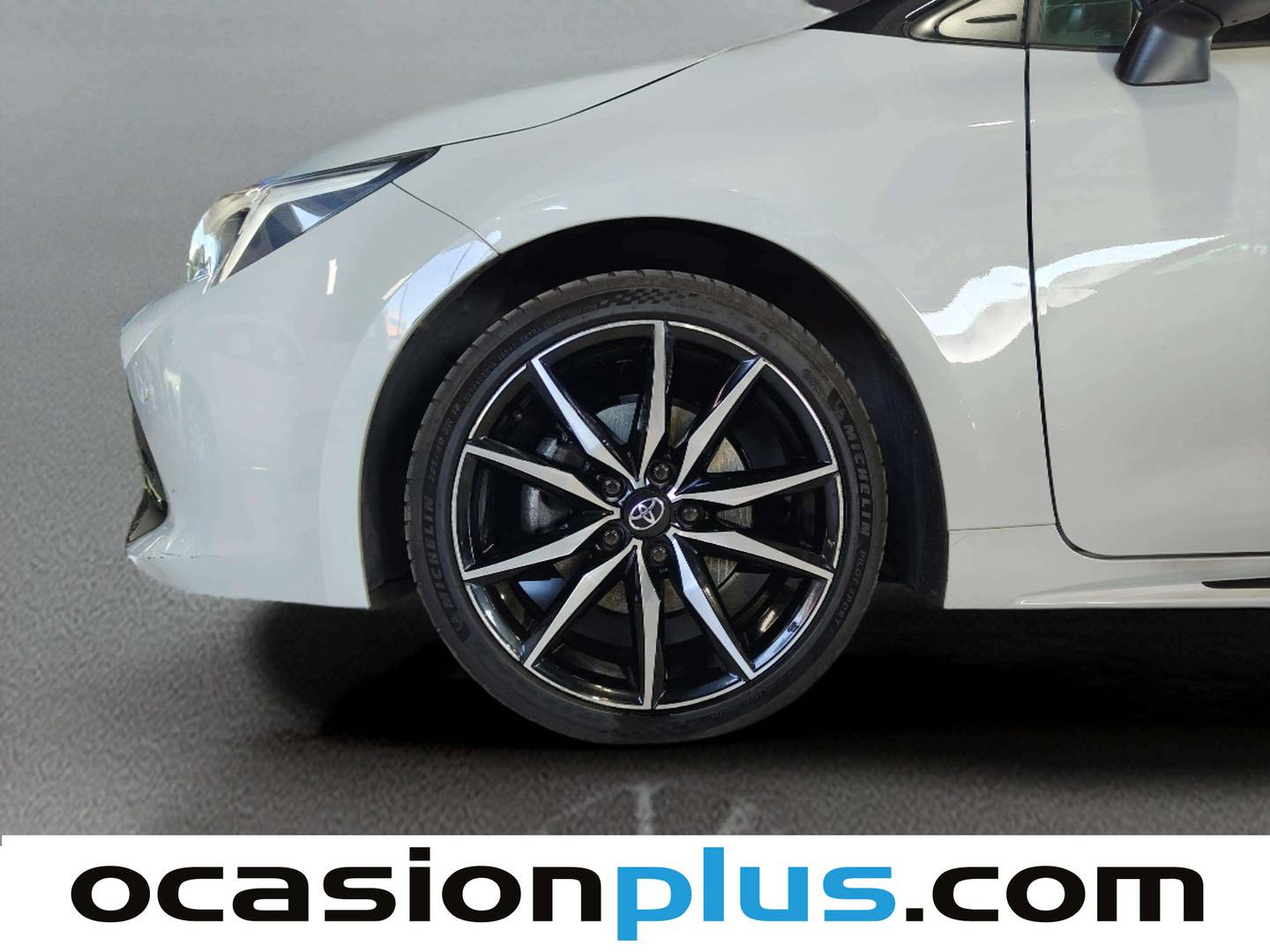 Paquetes del Toyota Corolla Toyota Corolla 200H GR-Sport (196 CV)
