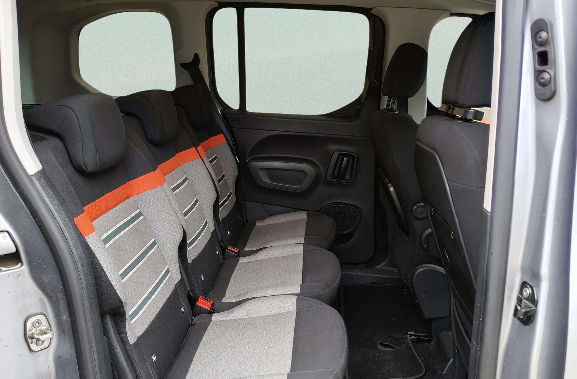 Citroën Berlingo BlueHDi 130 Talla M Shine - foto 17