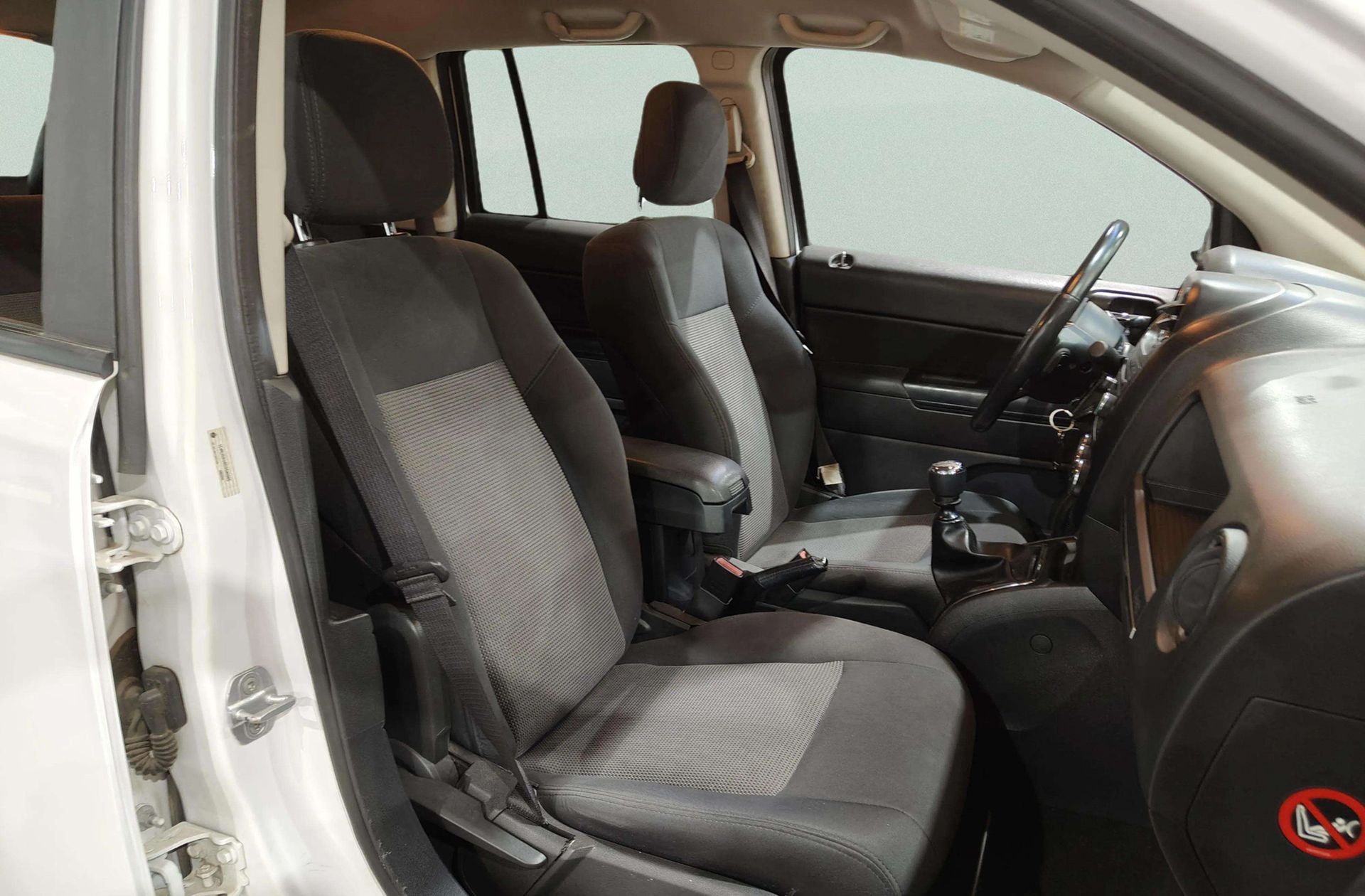 Jeep Compass 2.2 CRD Sport 4x4 - foto 14