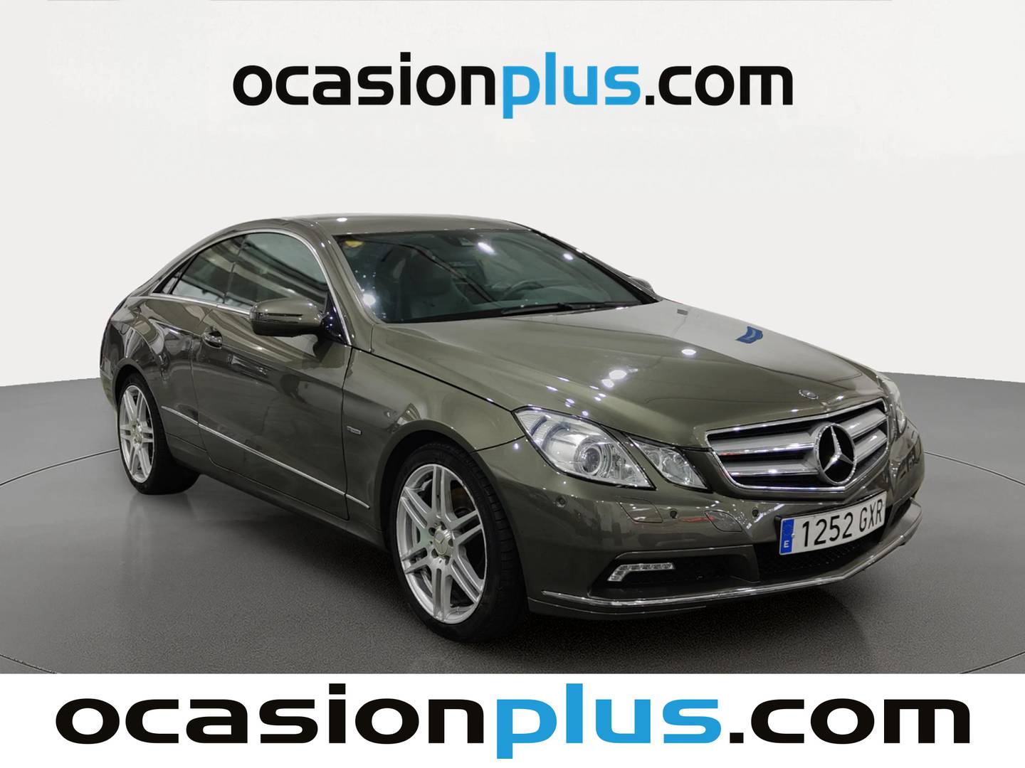 Foto delantera Mercedes Clase E Mercedes Clase E E 350 CDI Coupe Blue Efficiency Avantgarde (231 CV) derecha