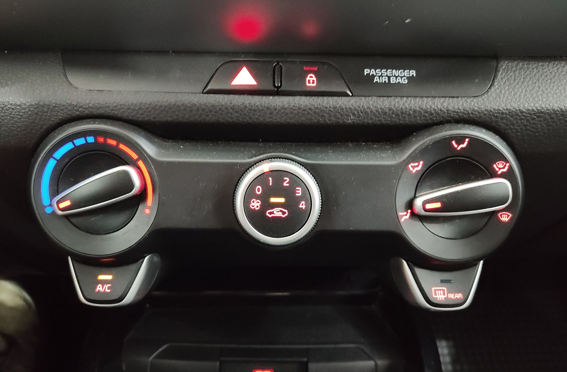 Kia Stonic 1.0 T-GDi Concept - foto 26