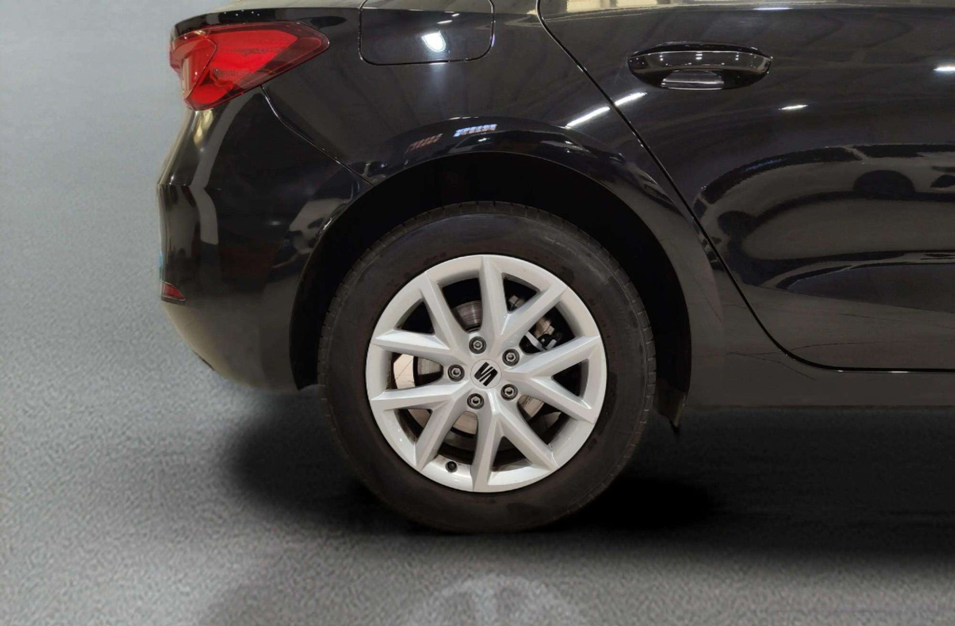 SEAT León 1.5 eTSI Style 25 Aniversario DSG - foto 38