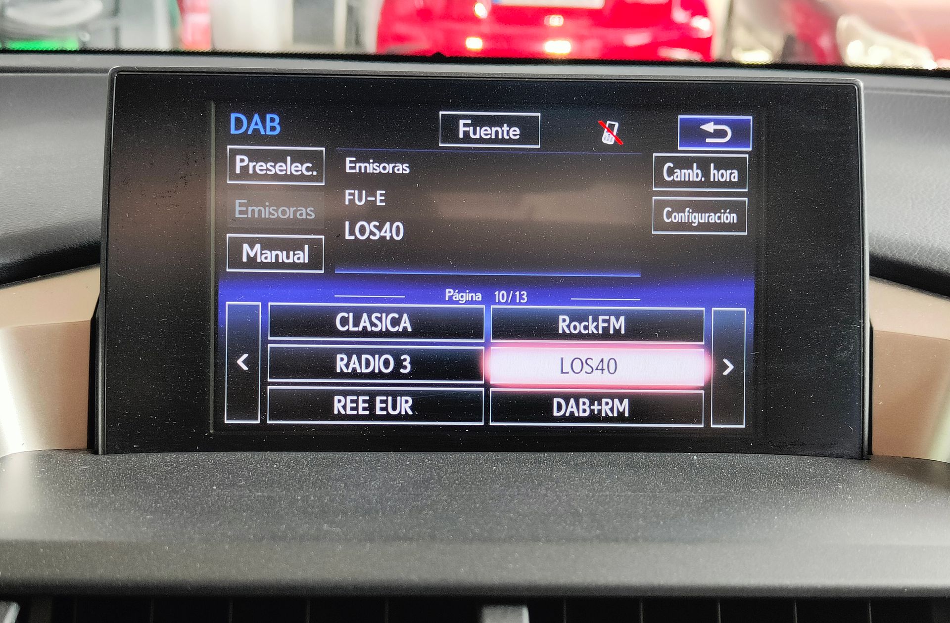 Lexus NX 2.5 300h Luxury 4WD - foto 37