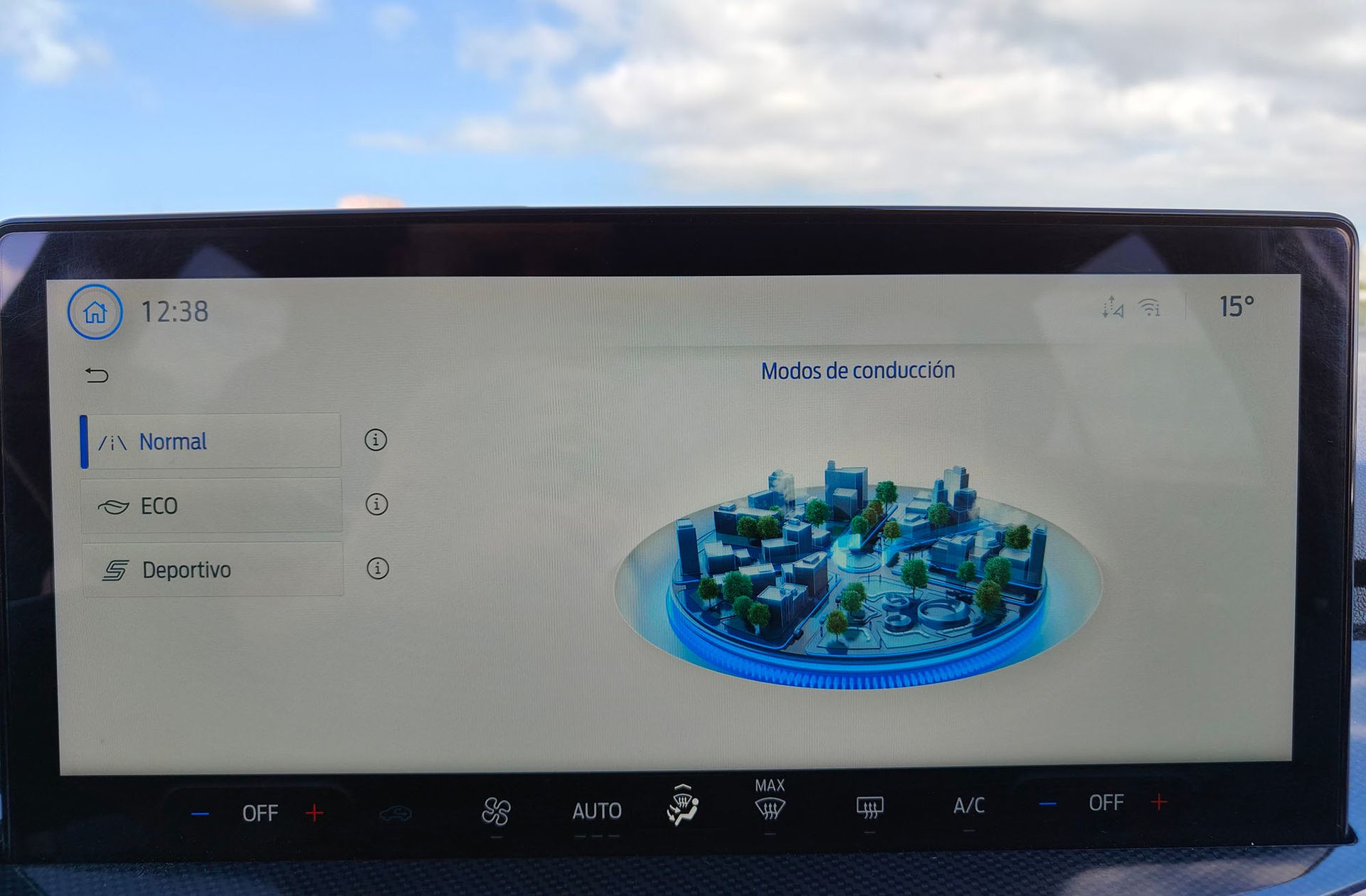 Ford Focus SportBreak 1.0 EcoBoost MHEV ST-Line - foto 9