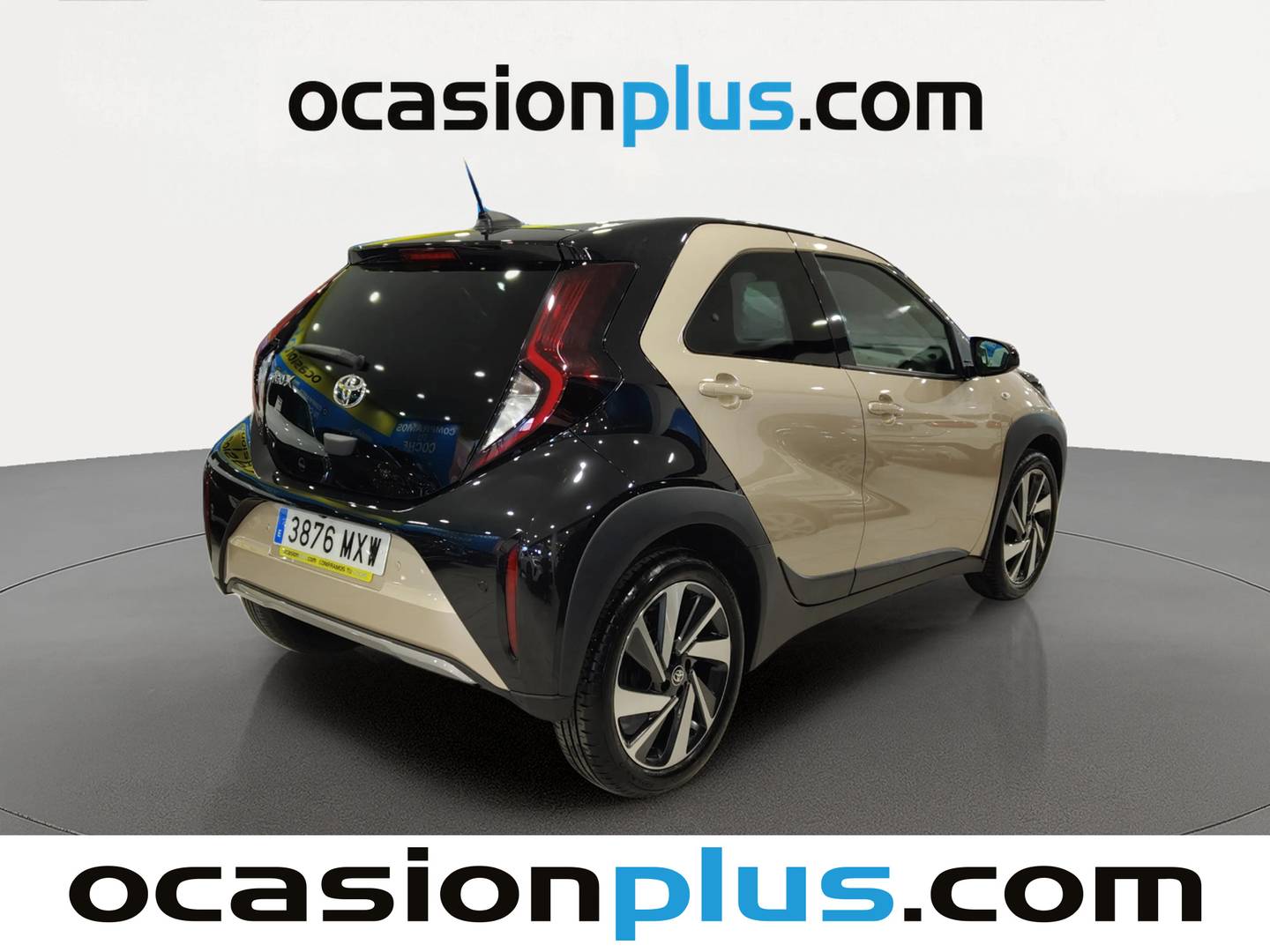 Foto trasera Toyota Aygo X Cross Toyota Aygo X Cross 1.0 VVT-I Undercover CVT (72 CV) derecha