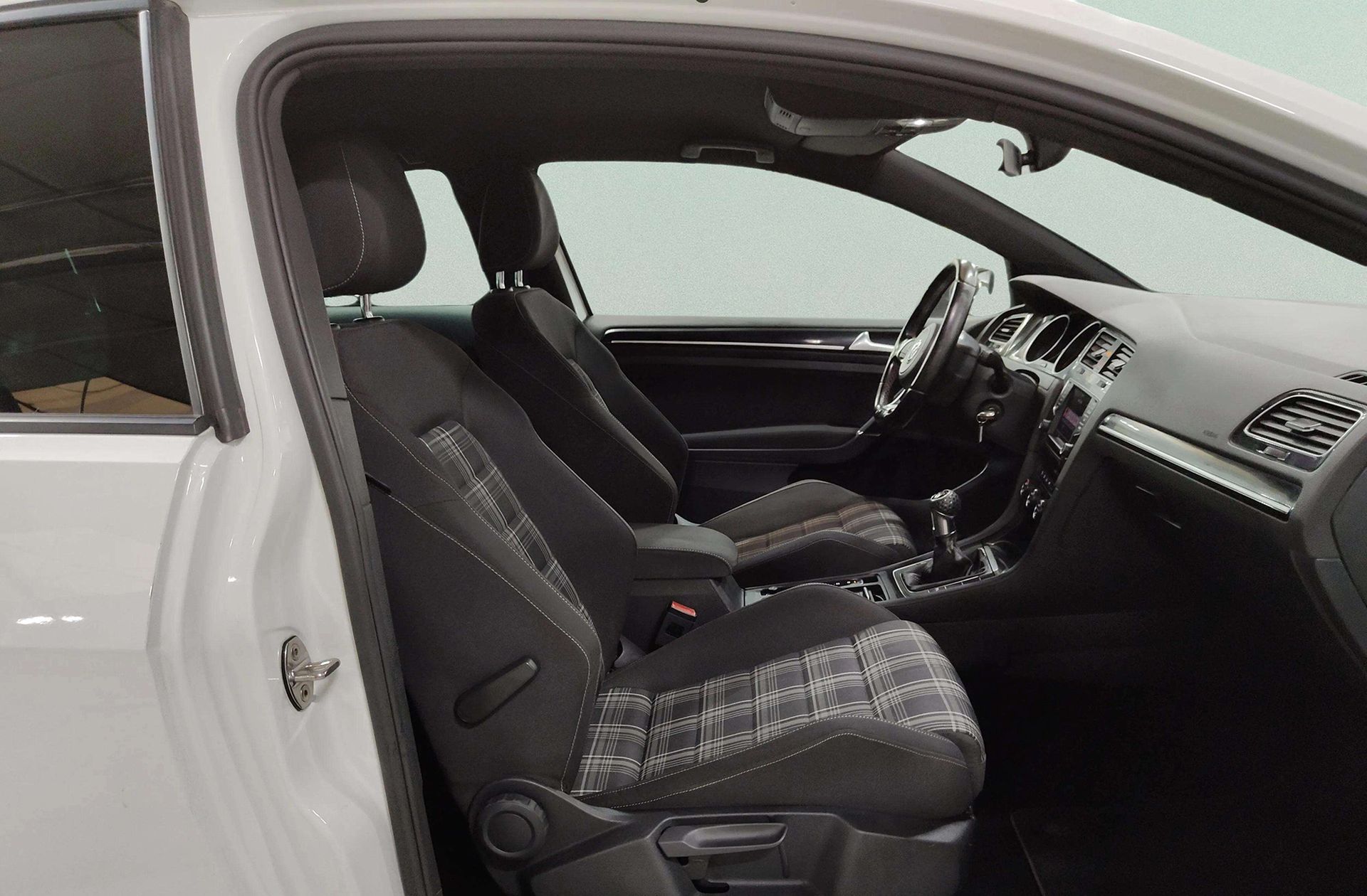 Volkswagen Golf GTD 2.0 TDI BMT - foto 18