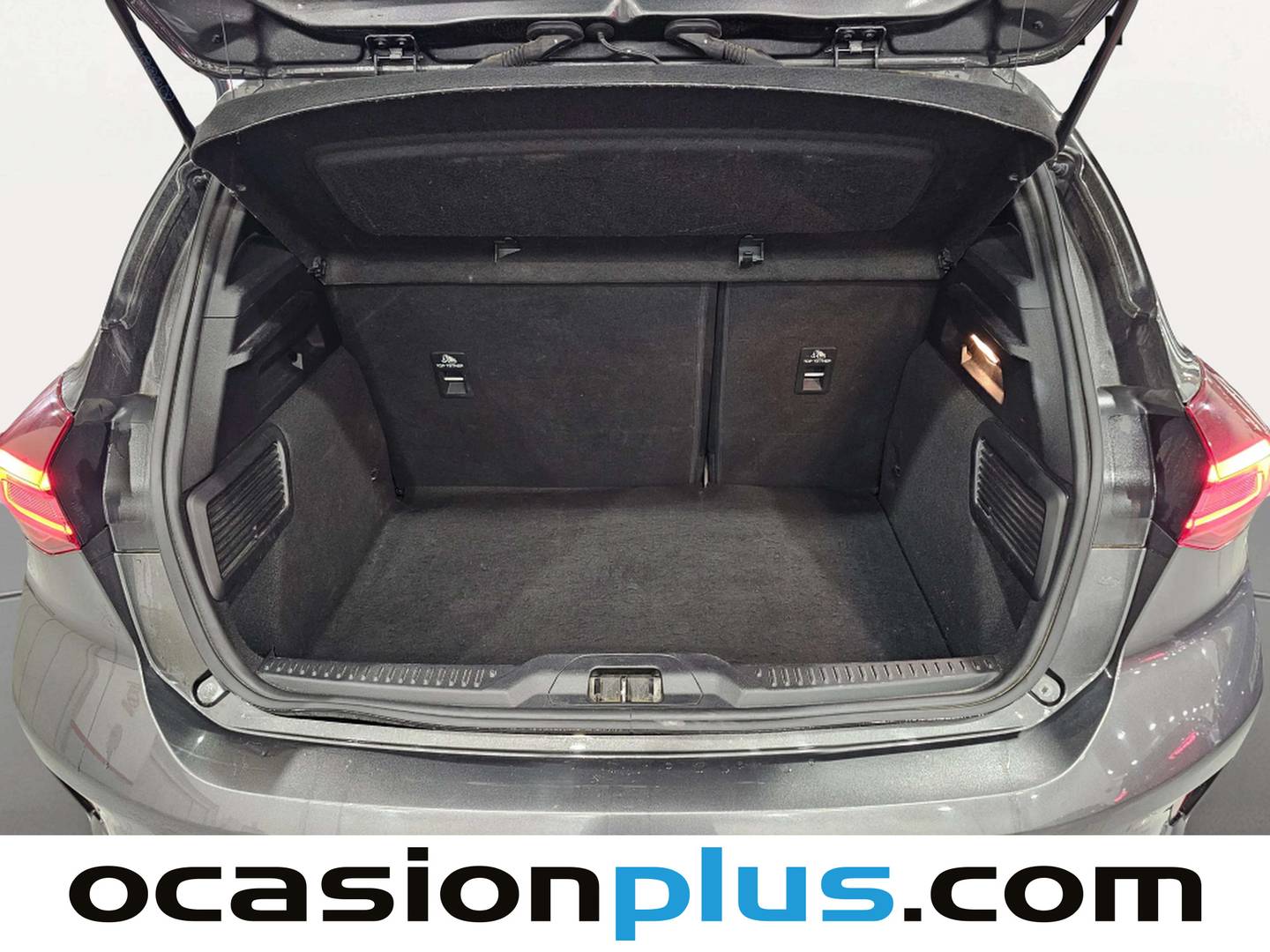 Fotos maletero Ford Focus Ford Focus 1.0 Ecoboost MHEV ST-Line Auto (155 CV)