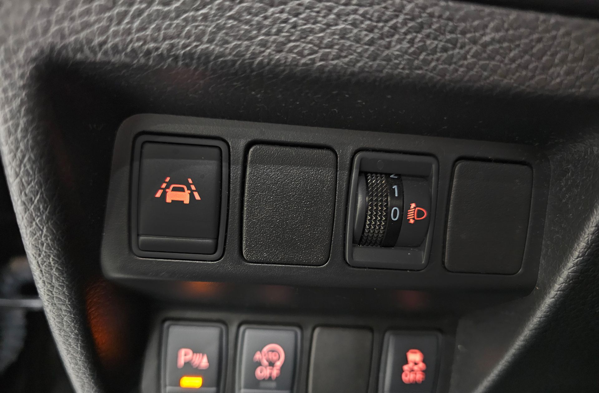 Nissan Qashqai 1.6 dCi N-Connecta 4x2 - foto 9