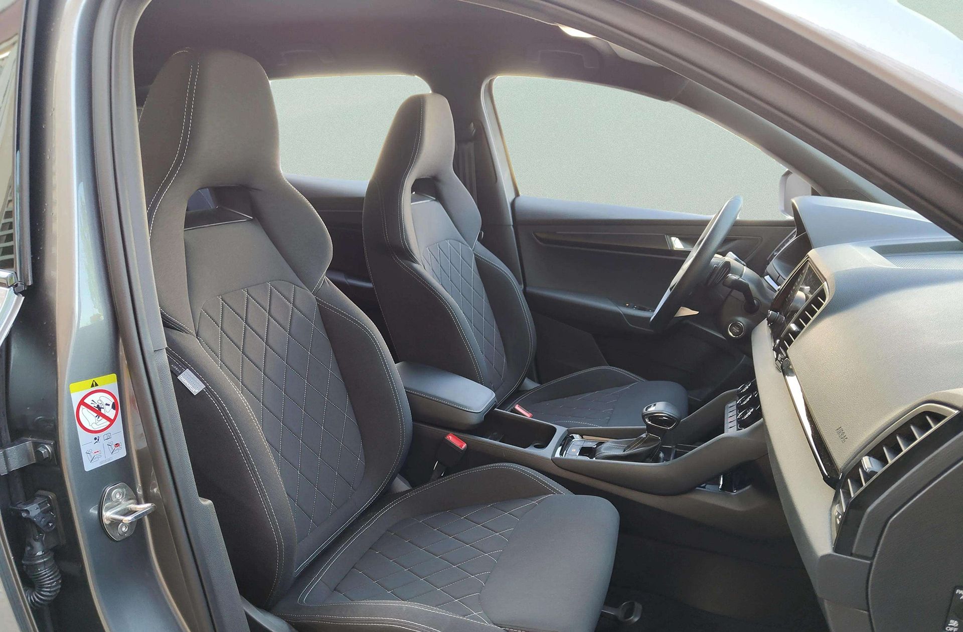 Škoda Karoq 1.5 TSI ACT Sportline DSG - foto 20