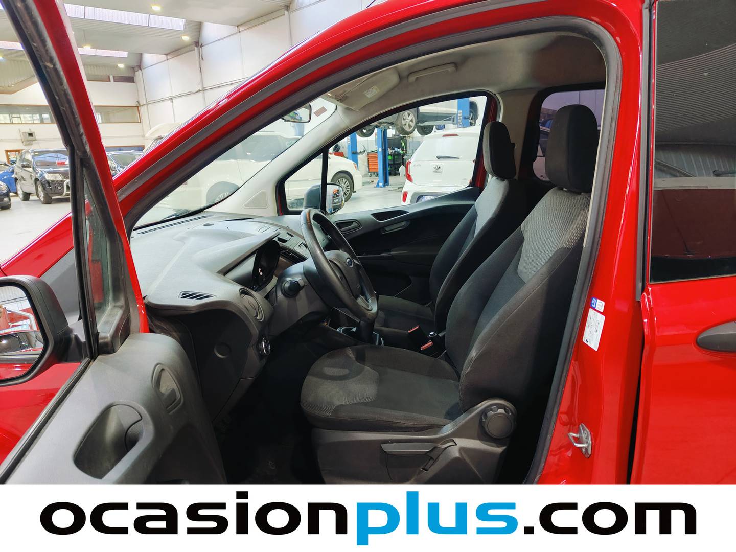 Foto asientos delanteros Ford Tourneo Courier Ford Tourneo Courier 1.5 TDCi Trend (75 CV)