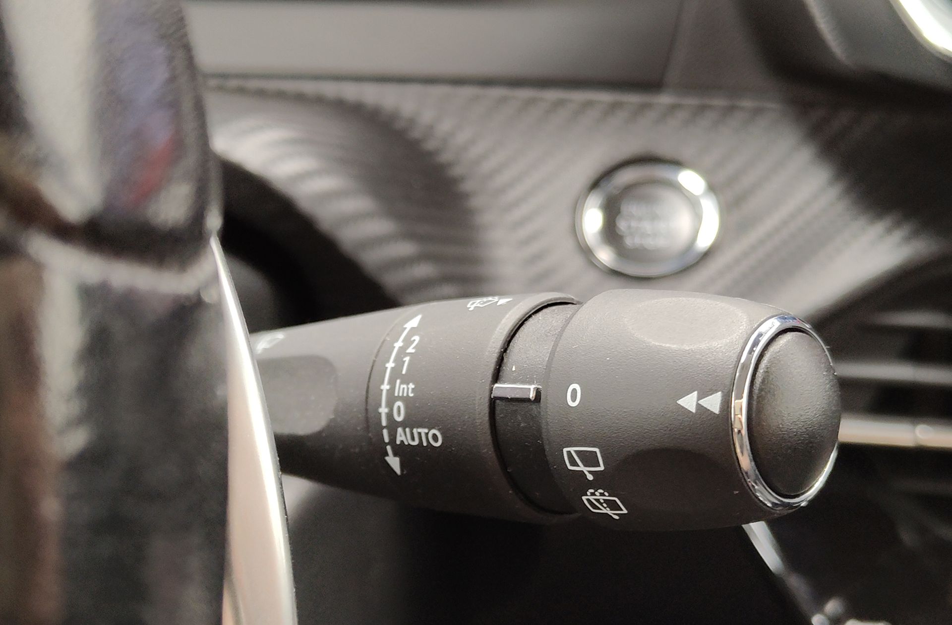 Peugeot 208 PureTech 100 Allure EAT8 - foto 32