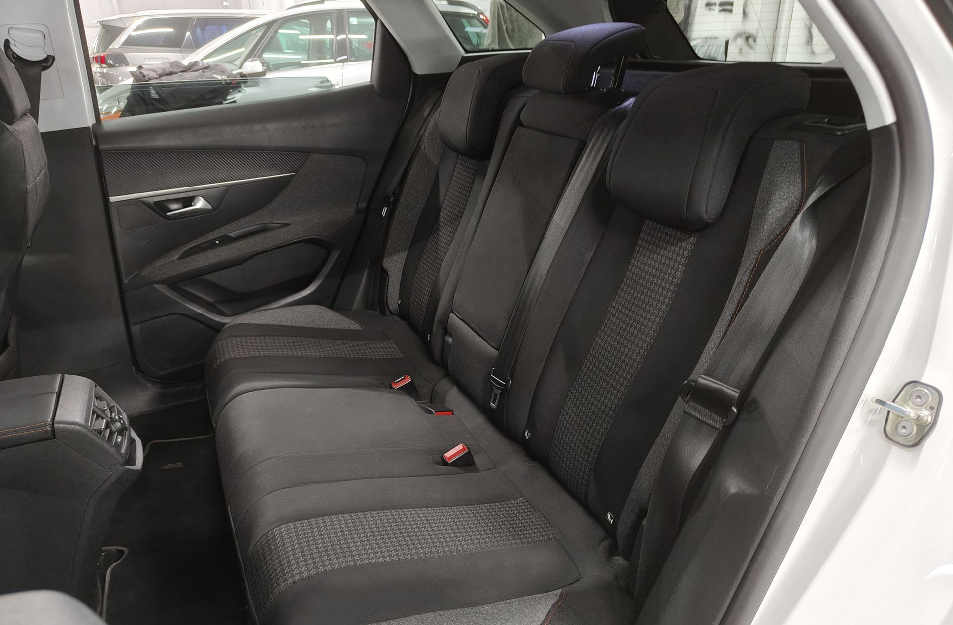 Peugeot 3008 PureTech 130 Active - foto 10
