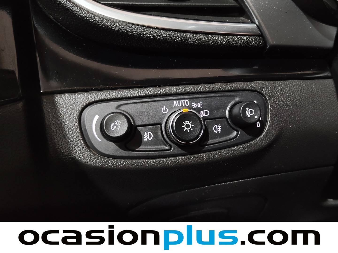 Extras y acabados del Opel Mokka X Opel Mokka X 1.4 T S&S Selective 4x2 (140 CV)