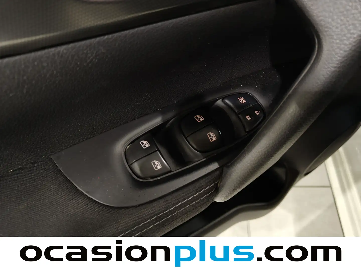 Foto Nissan QASHQAI Nissan Qashqai DIG-T 115 N-Connecta 4x2 (115 CV)