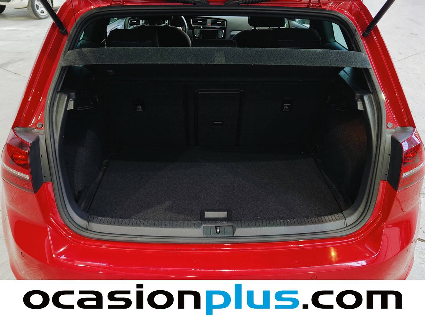 Fotos maletero Volkswagen Golf Volkswagen Golf Sport 1.4 TSI ACT Tech BMT (150 CV) DSG PACK R-LINE
