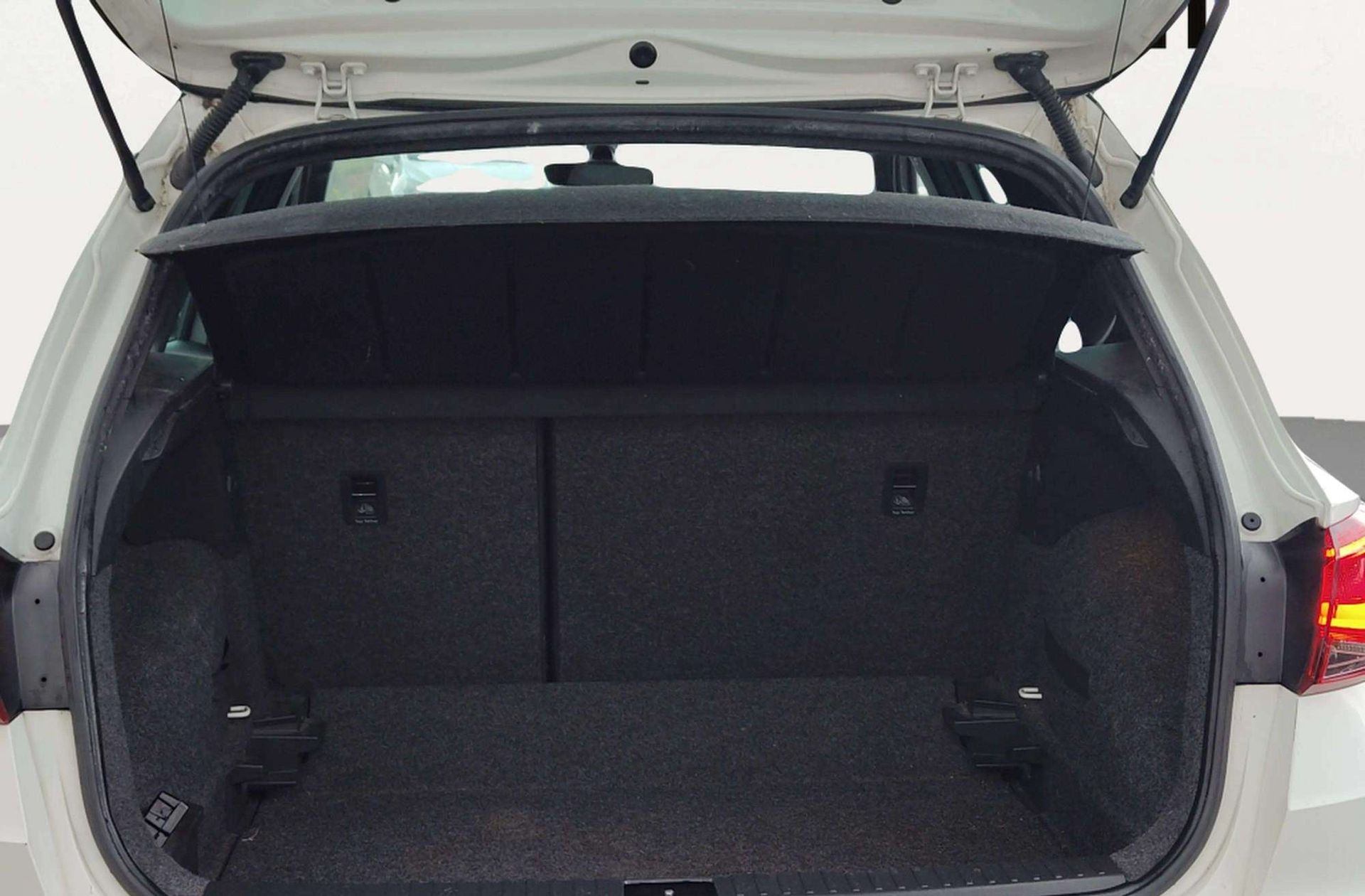 SEAT Arona 1.6 TDI Ecomotive FR - foto 24
