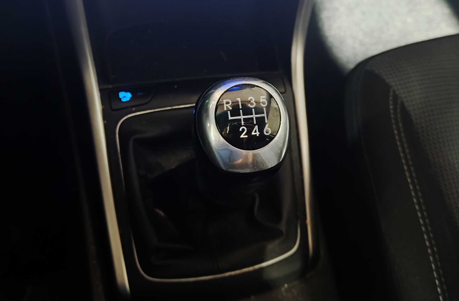 Hyundai i30 1.6 CRDi BlueDrive Tecno - foto 5