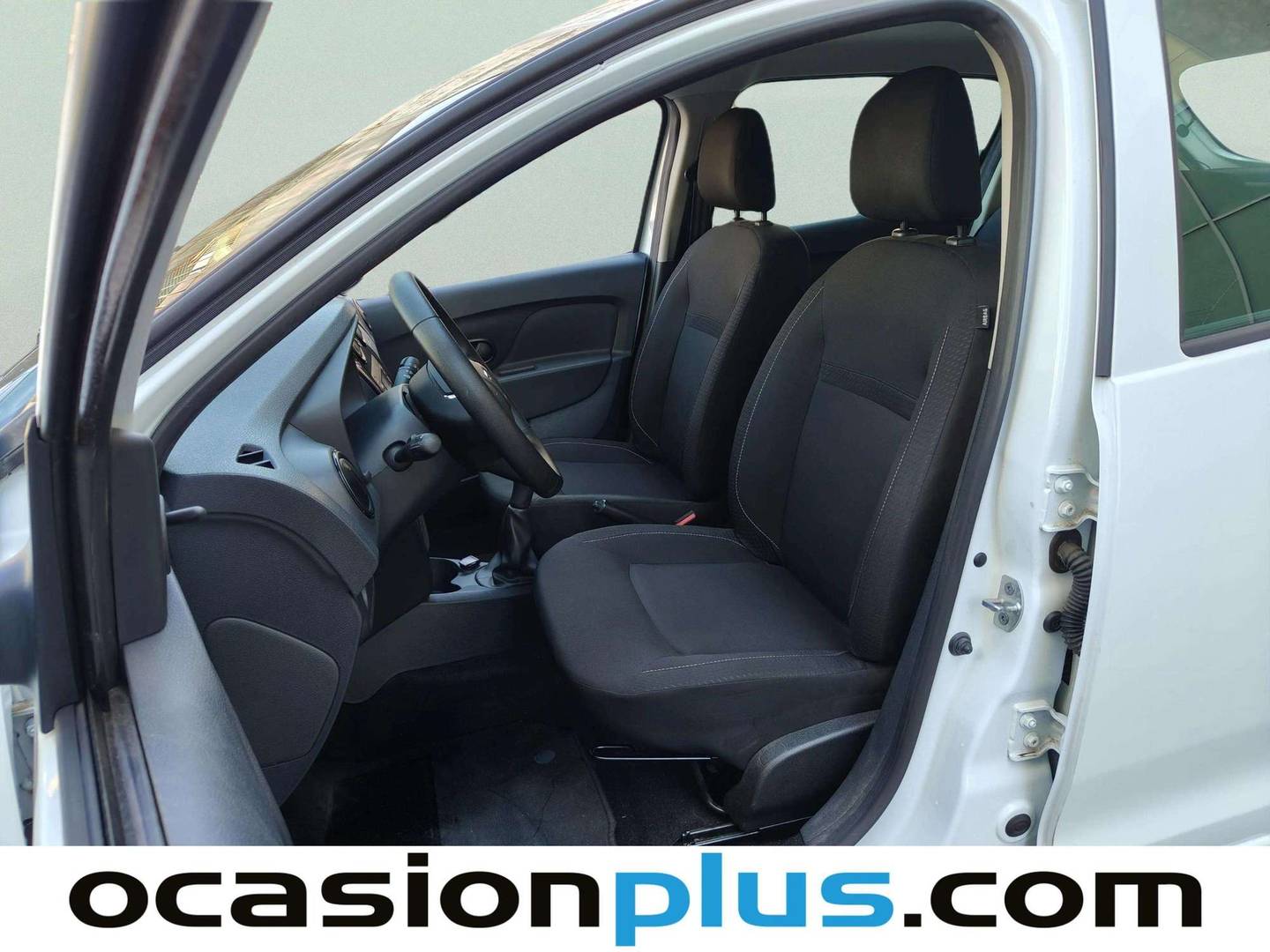 Foto asientos delanteros Dacia Sandero Dacia Sandero Essential 1.0 (73 CV)