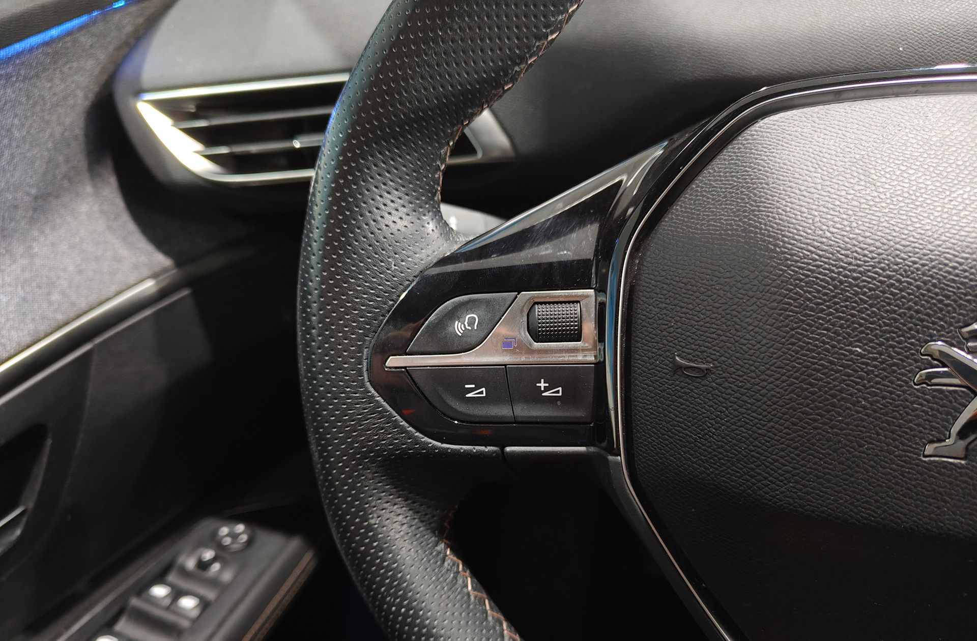 Peugeot 3008 PureTech 130 GT Line - foto 26